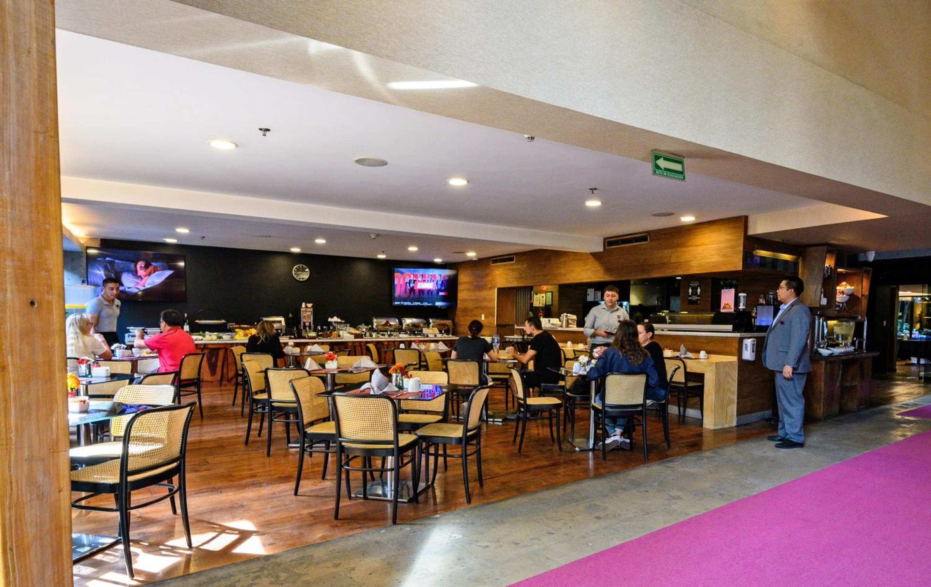 Las Suites Campos Eliseos — 21
