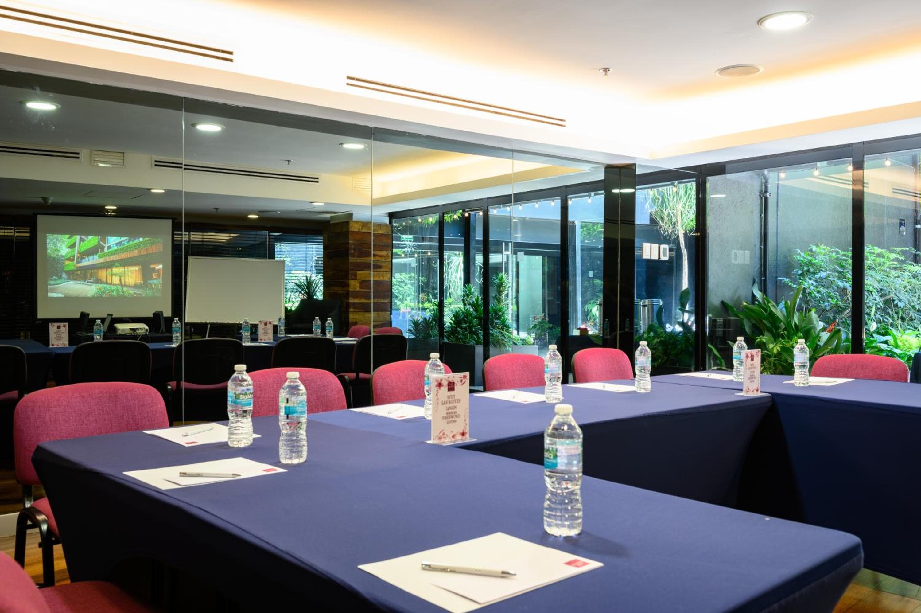 Las Suites Campos Eliseos — 15