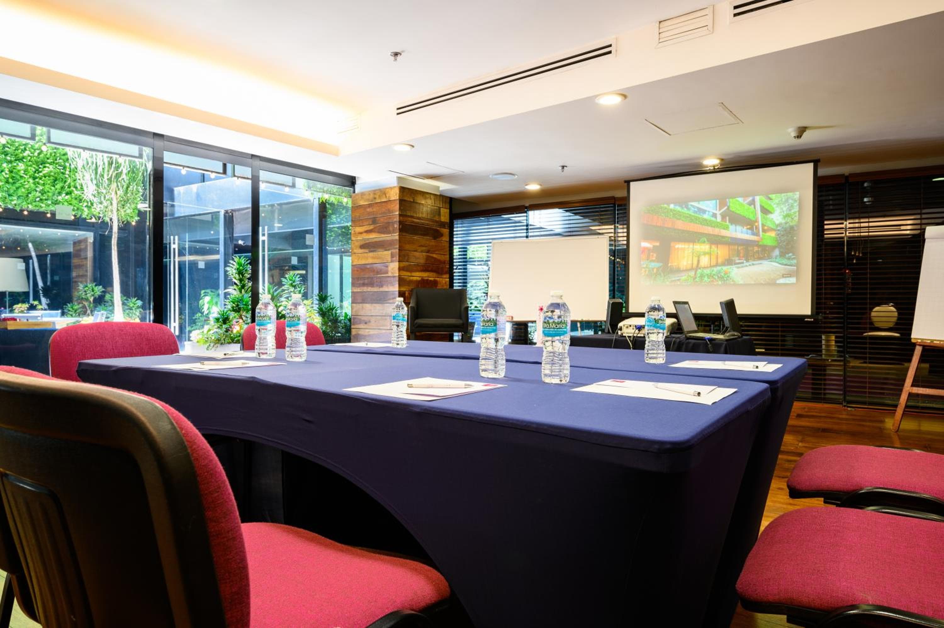 Las Suites Campos Eliseos — 14