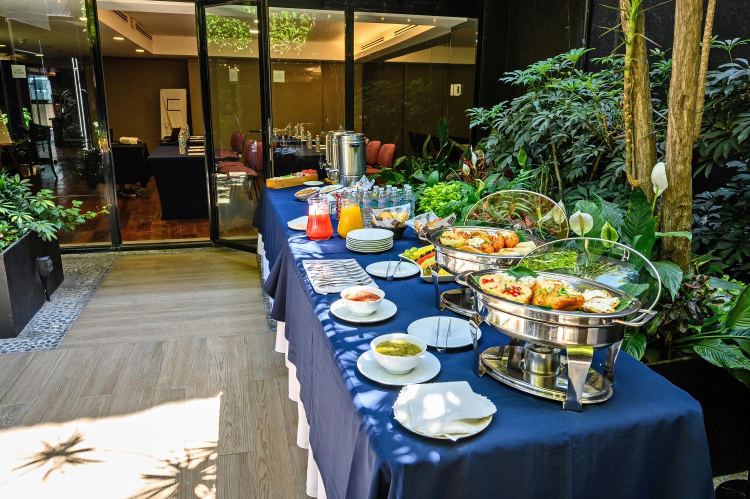 Las Suites Campos Eliseos — 16