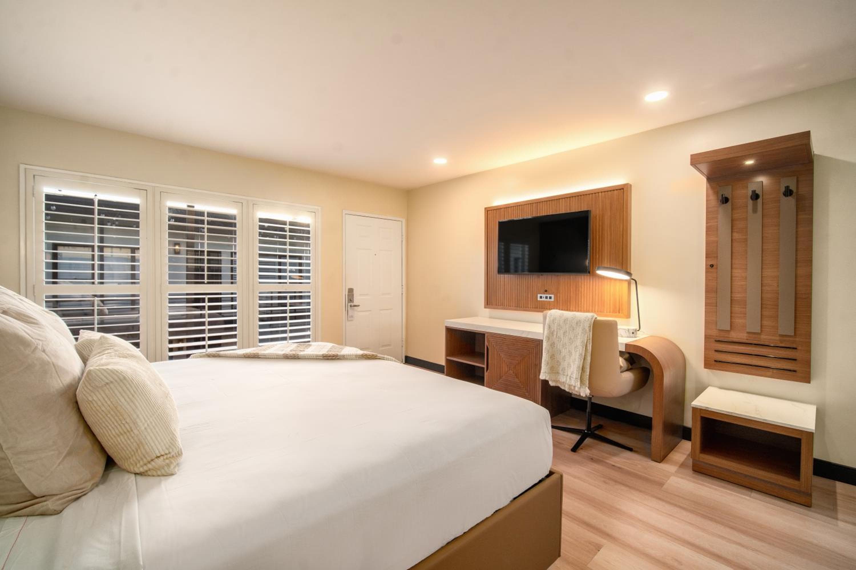 LYFE INN & SUITES by AGA - Beverly Hills — 16