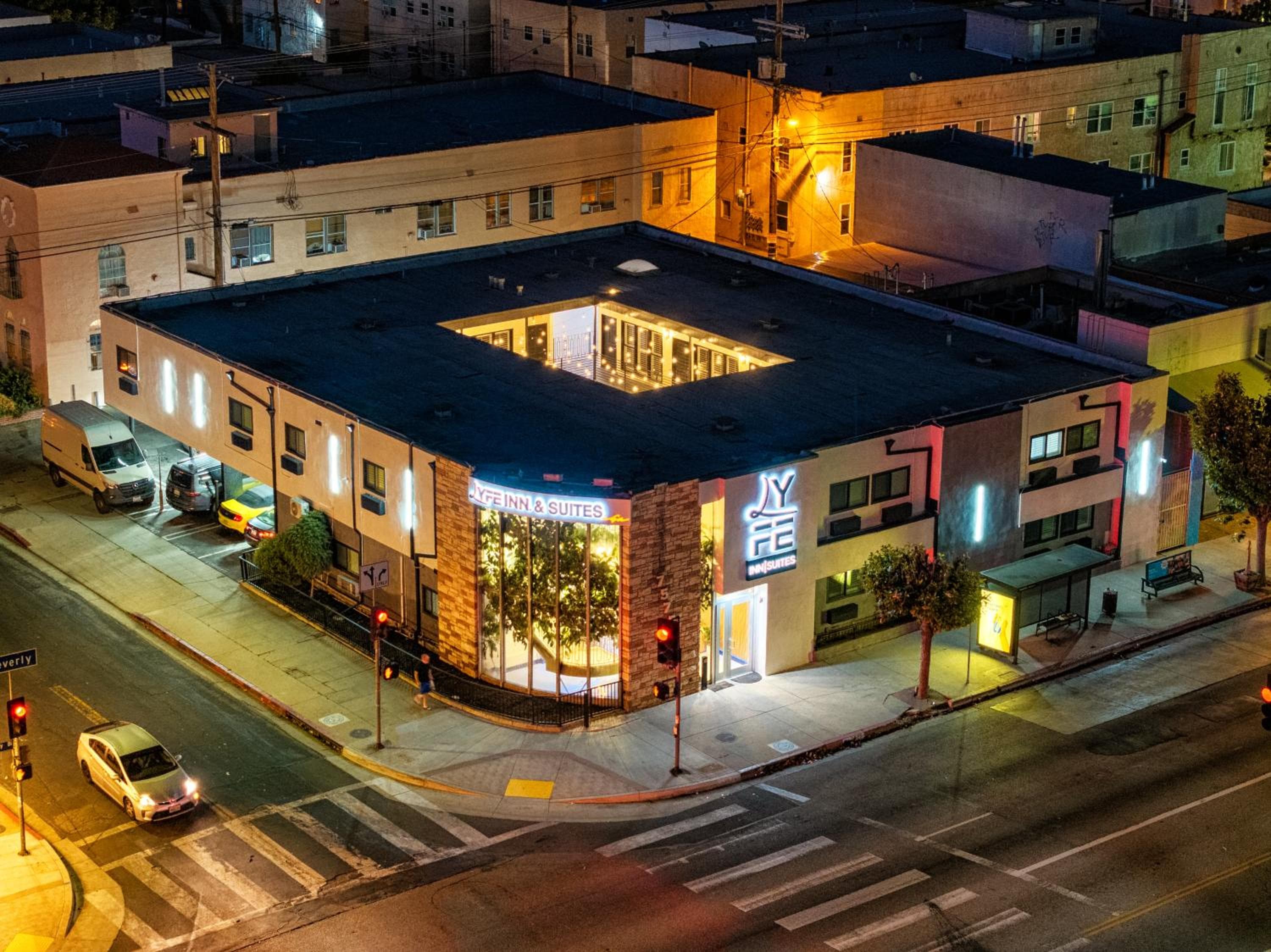 LYFE INN & SUITES by AGA - Beverly Hills — 1