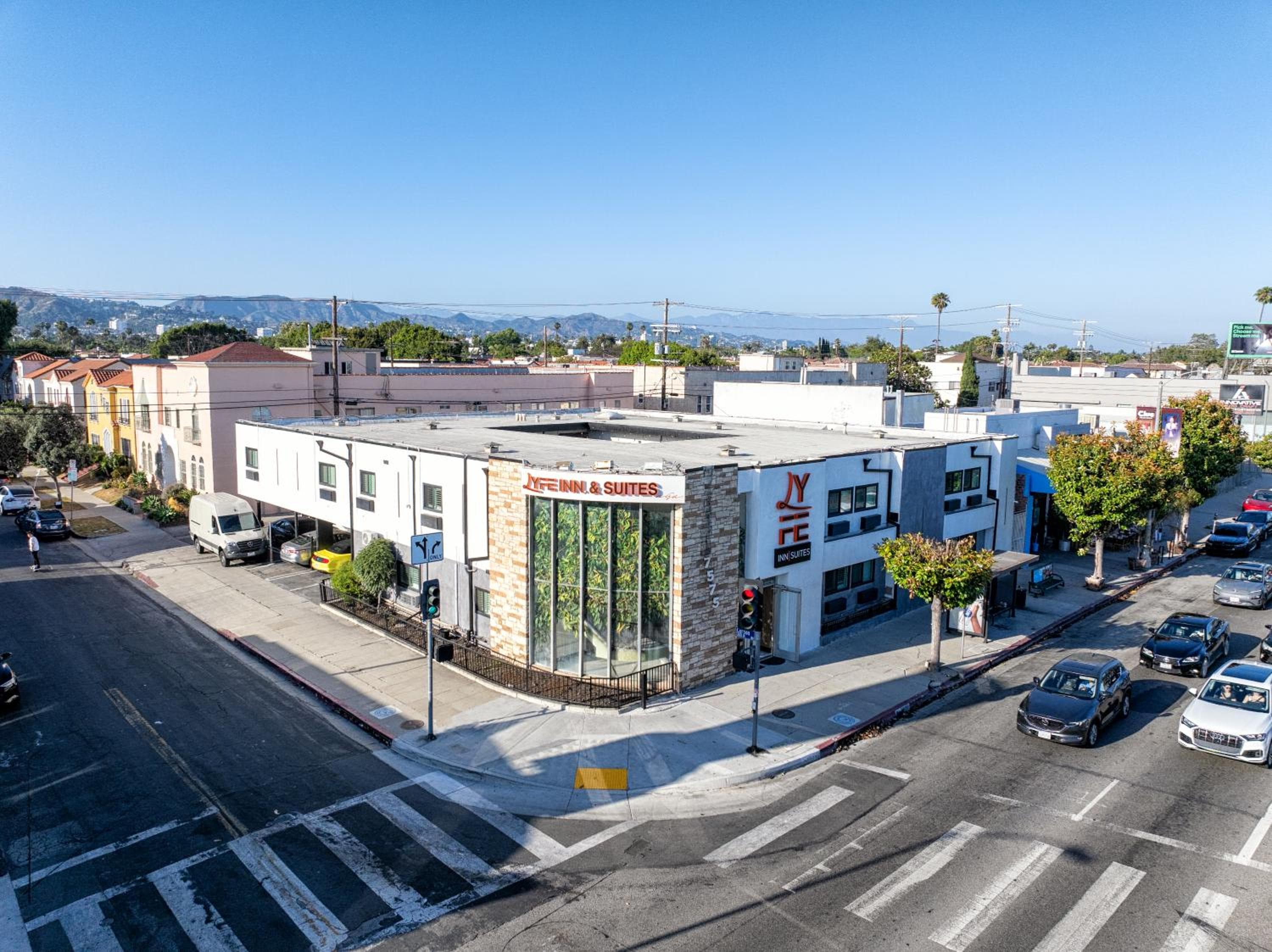 LYFE INN & SUITES by AGA - Beverly Hills — 3