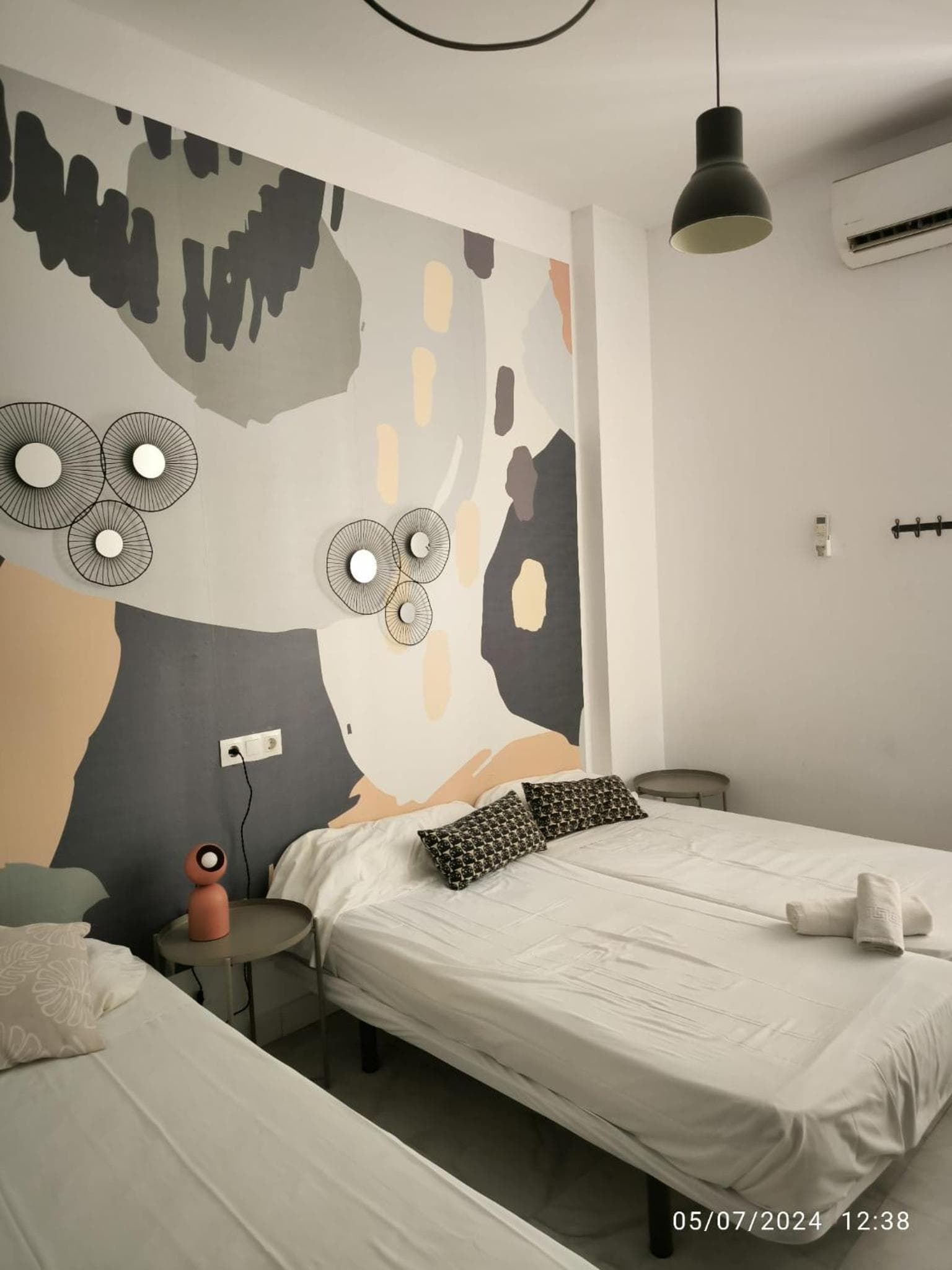 Feel Hostels Soho Malaga — 4