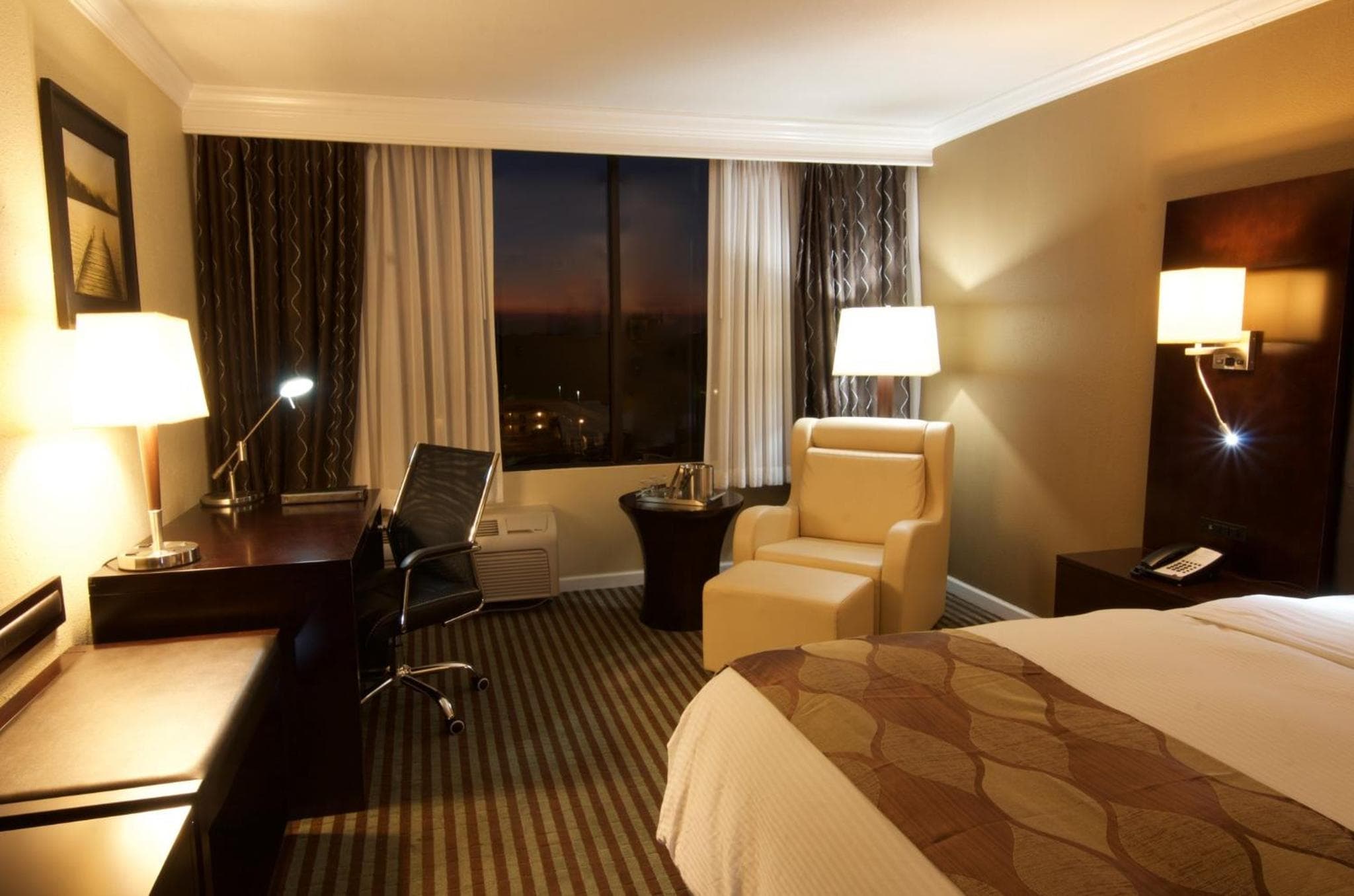 Holiday Inn Orlando East-UCF Area by IHG — 17
