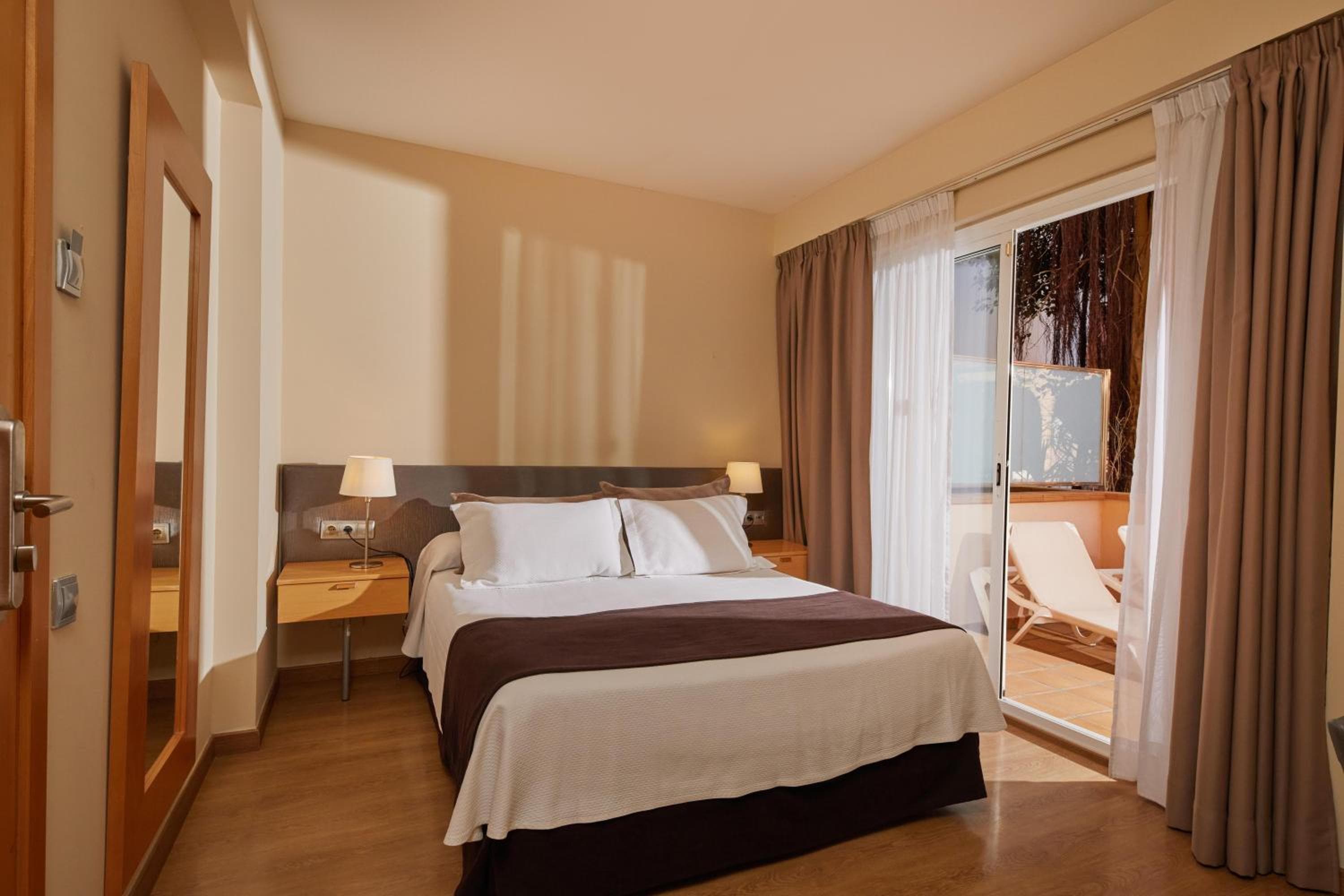 Hotel Zurbarán Palma — 6