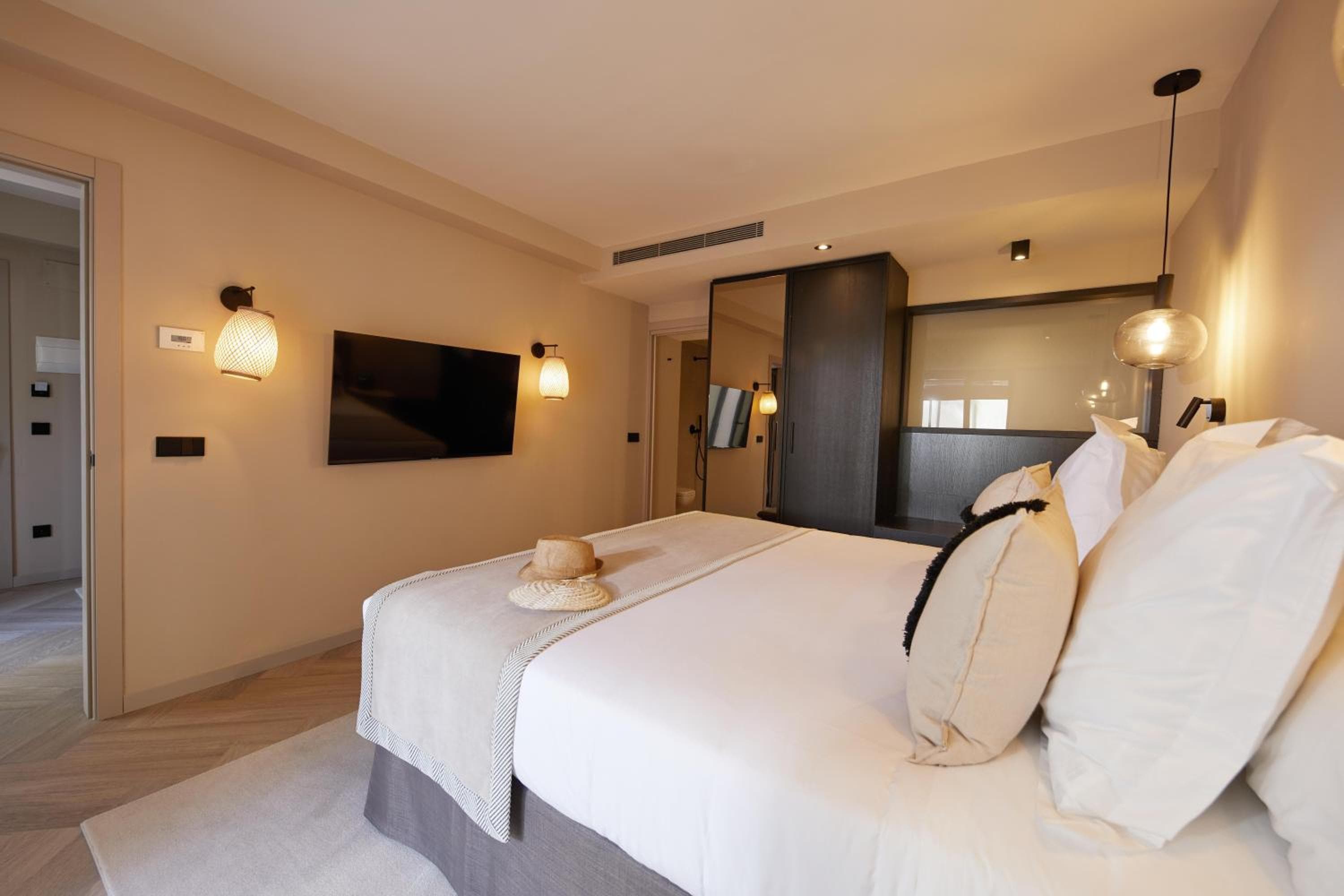 Belle Marivent Boutique Hotel — 15