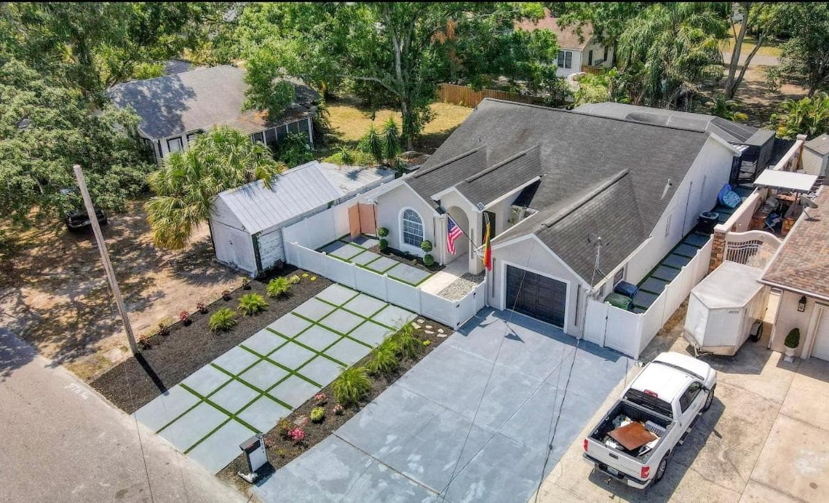 Luxury Style townhome with Pool - 1 Miles to Bucs Stadium — 21