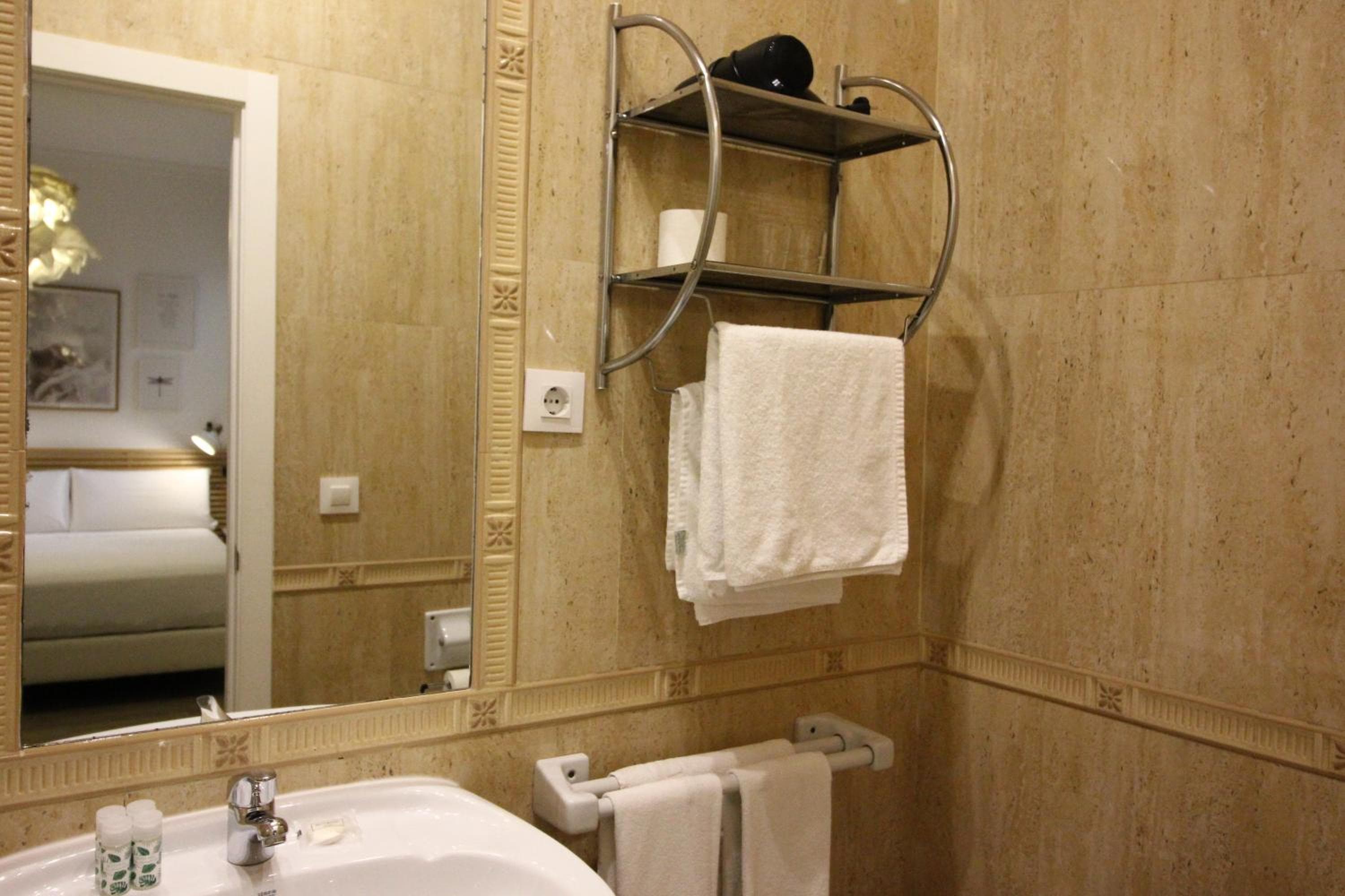 Las Atarazanas - Design Hostal — 13