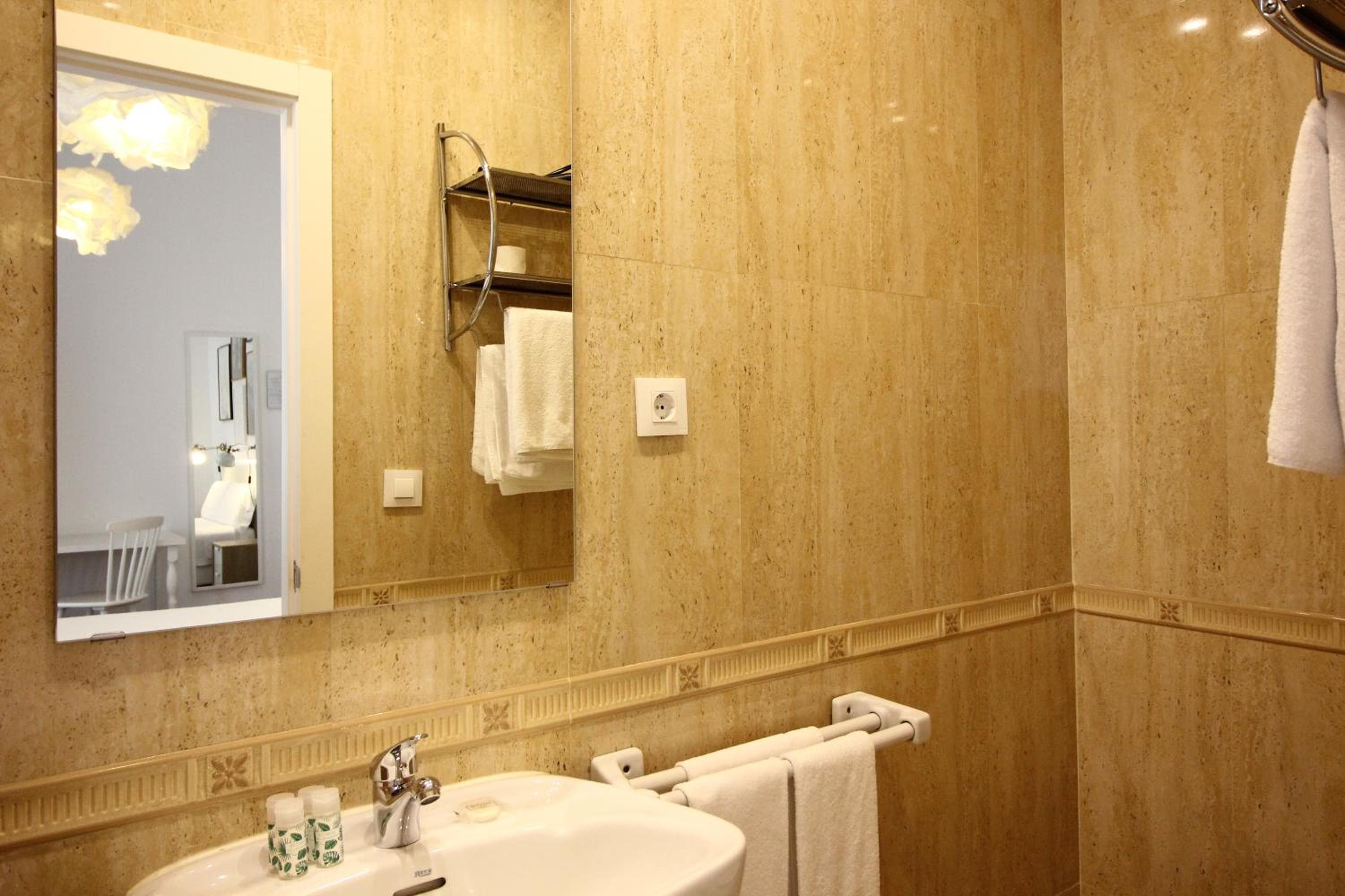 Las Atarazanas - Design Hostal — 18