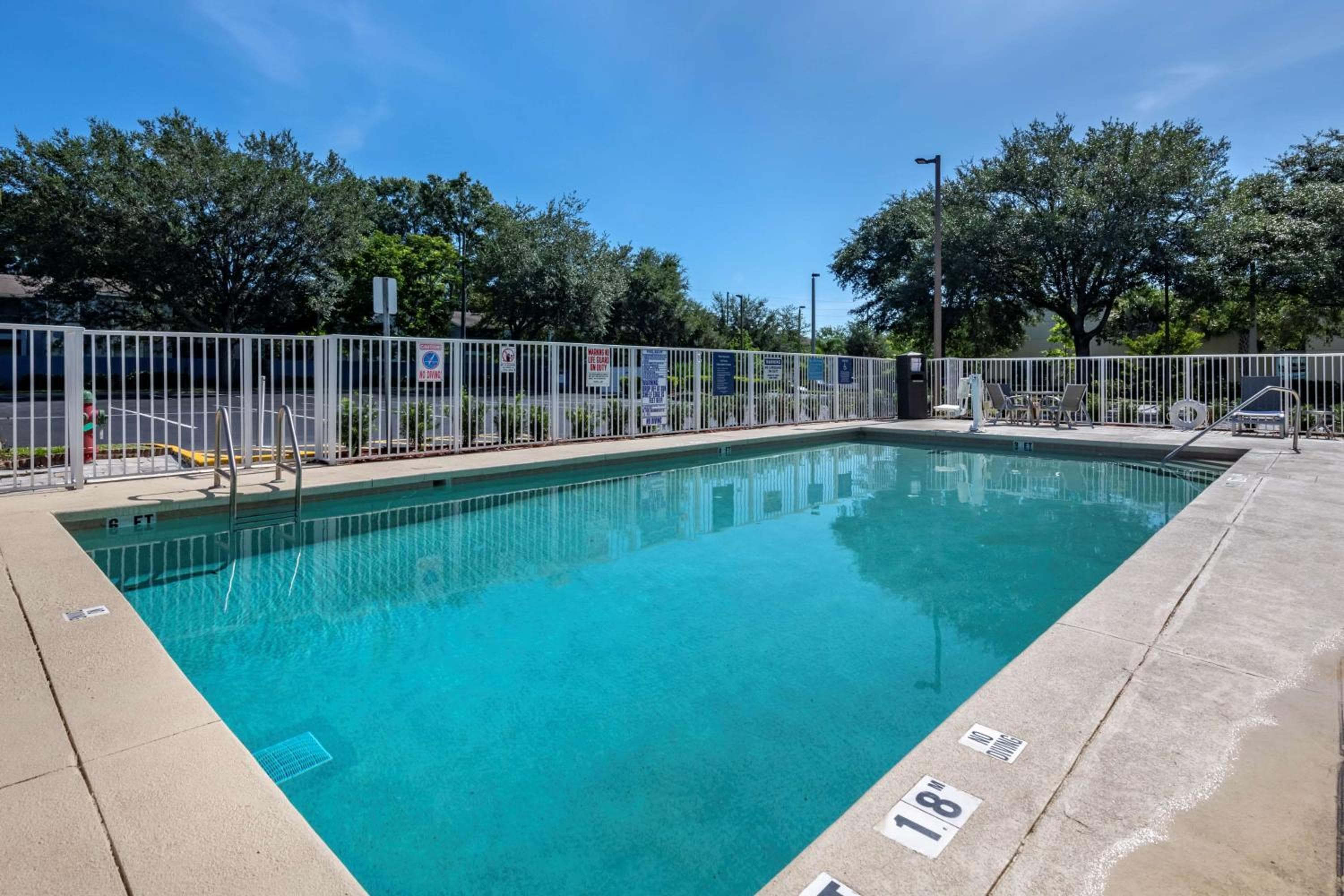 Best Western Plus Orlando East - Zona UCF — 4
