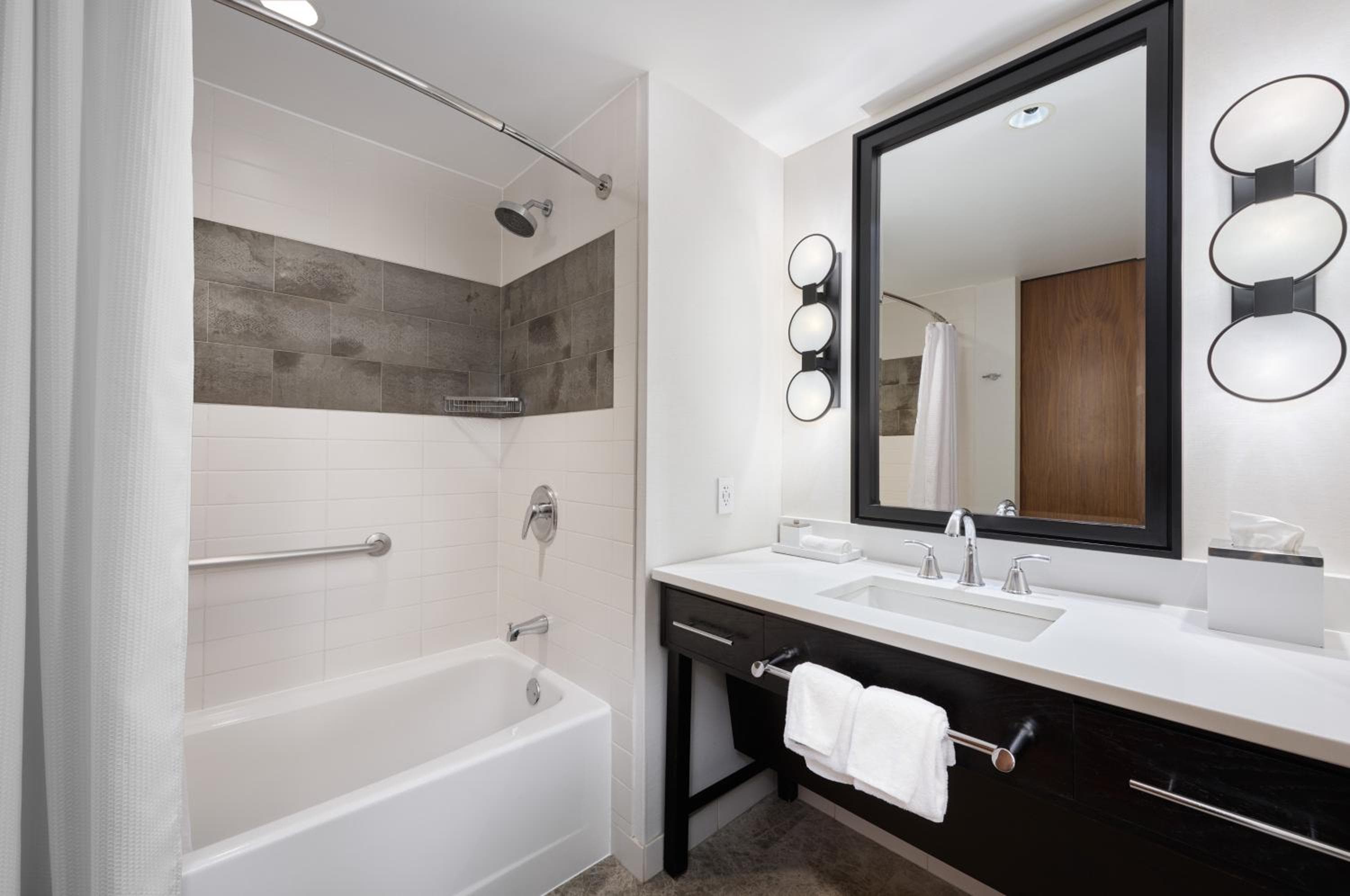 Loews Chicago Hotel hotel, 455 North Park Drive, Chicago, United States — photo 58