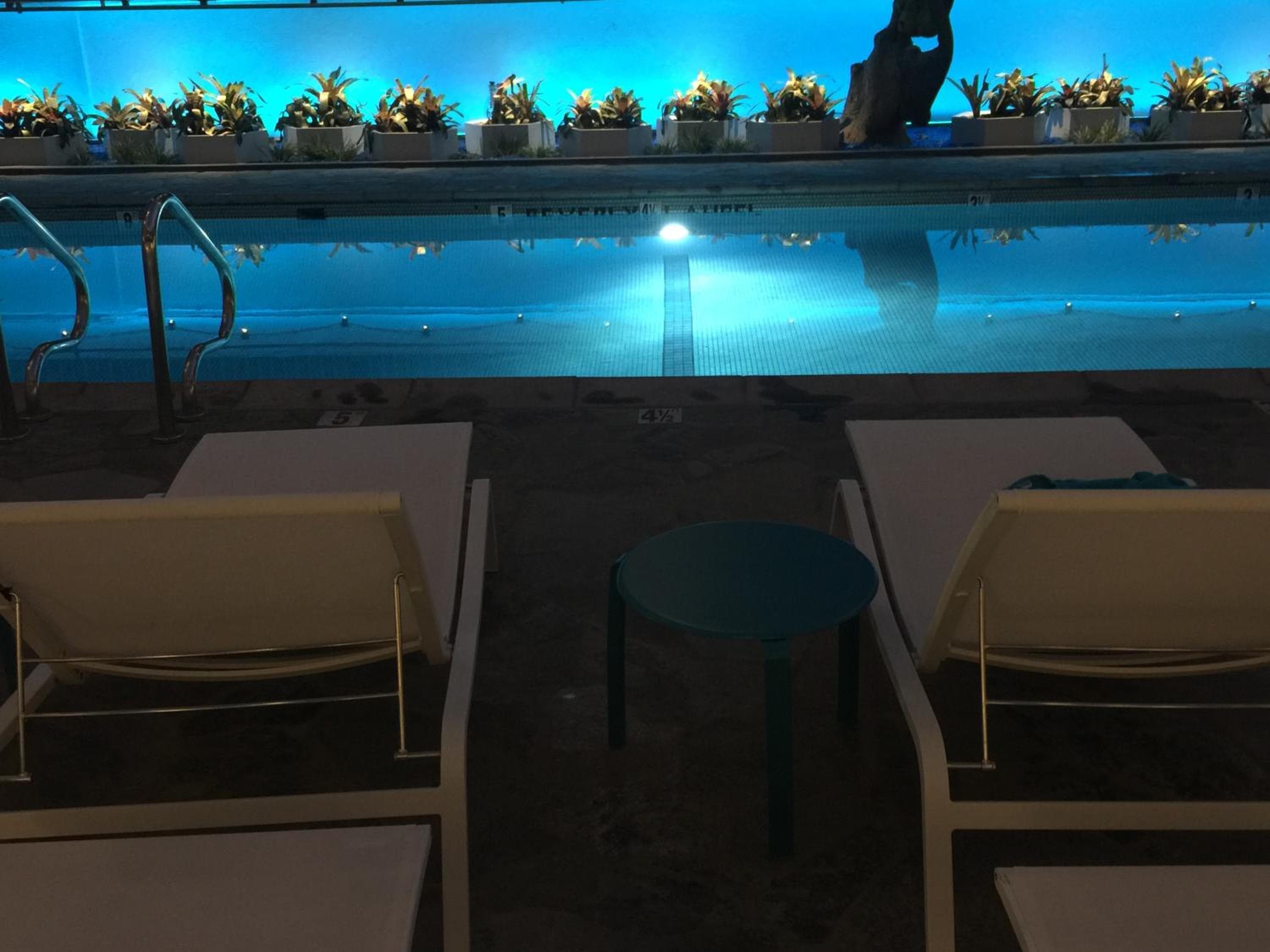 Beverly Laurel Hotel — 28