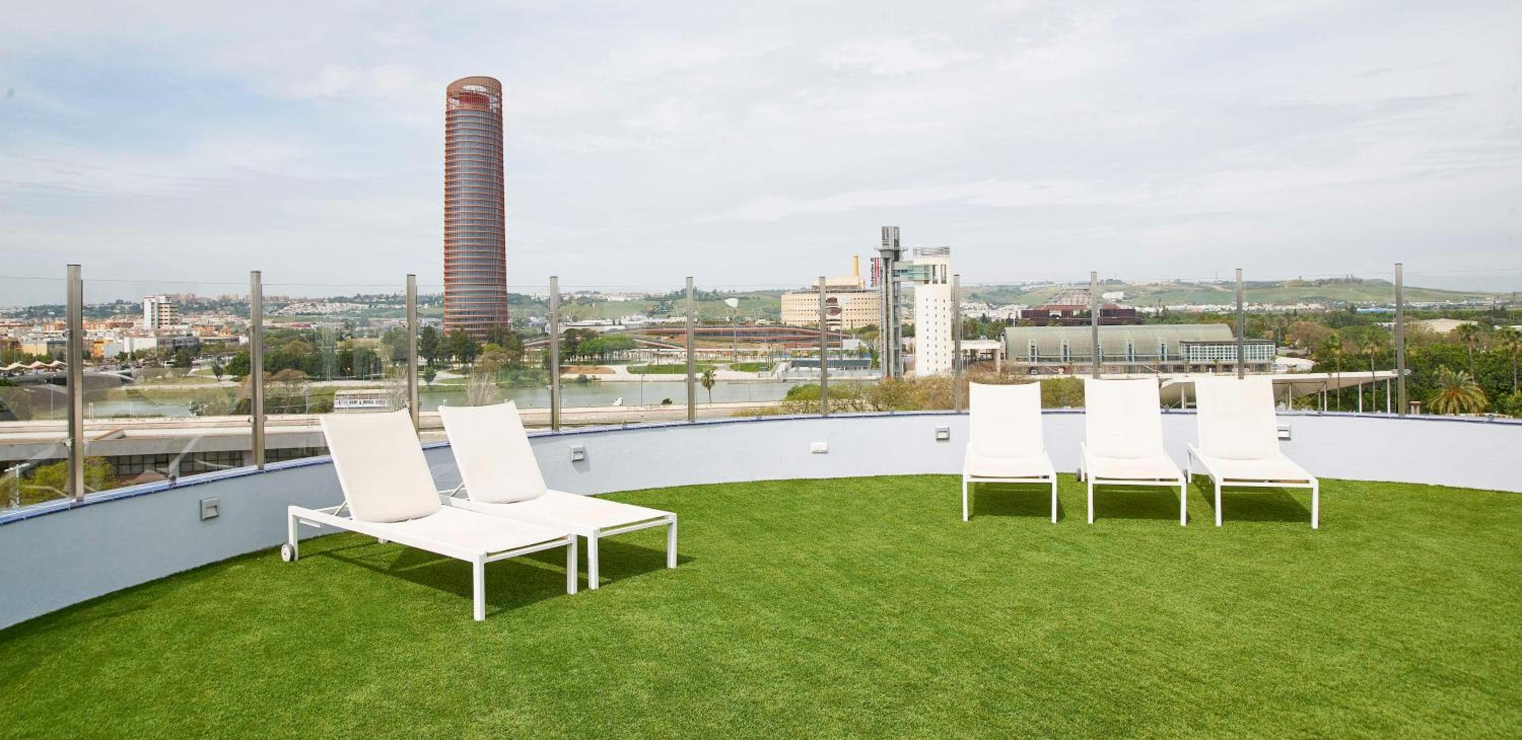 NH Siviglia Plaza de Armas — 9