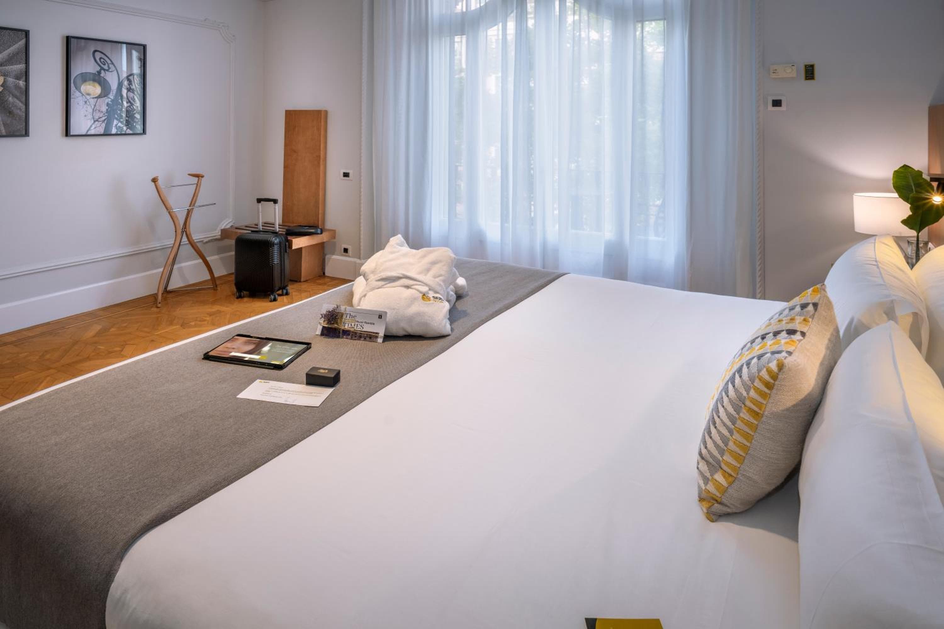 Hotel SERHS Rivoli Rambla — 10