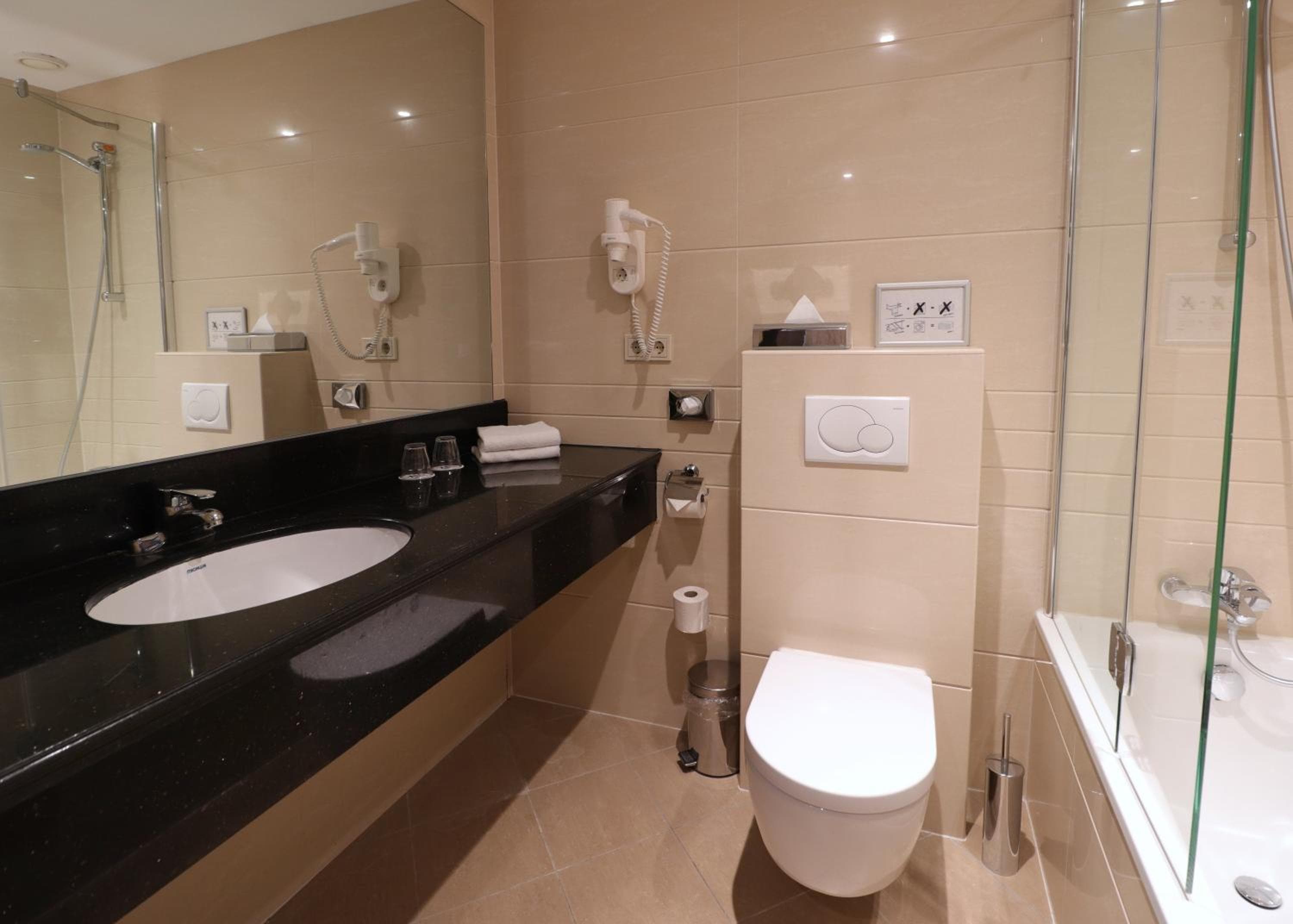 XO Hotels Blue Tower — 30