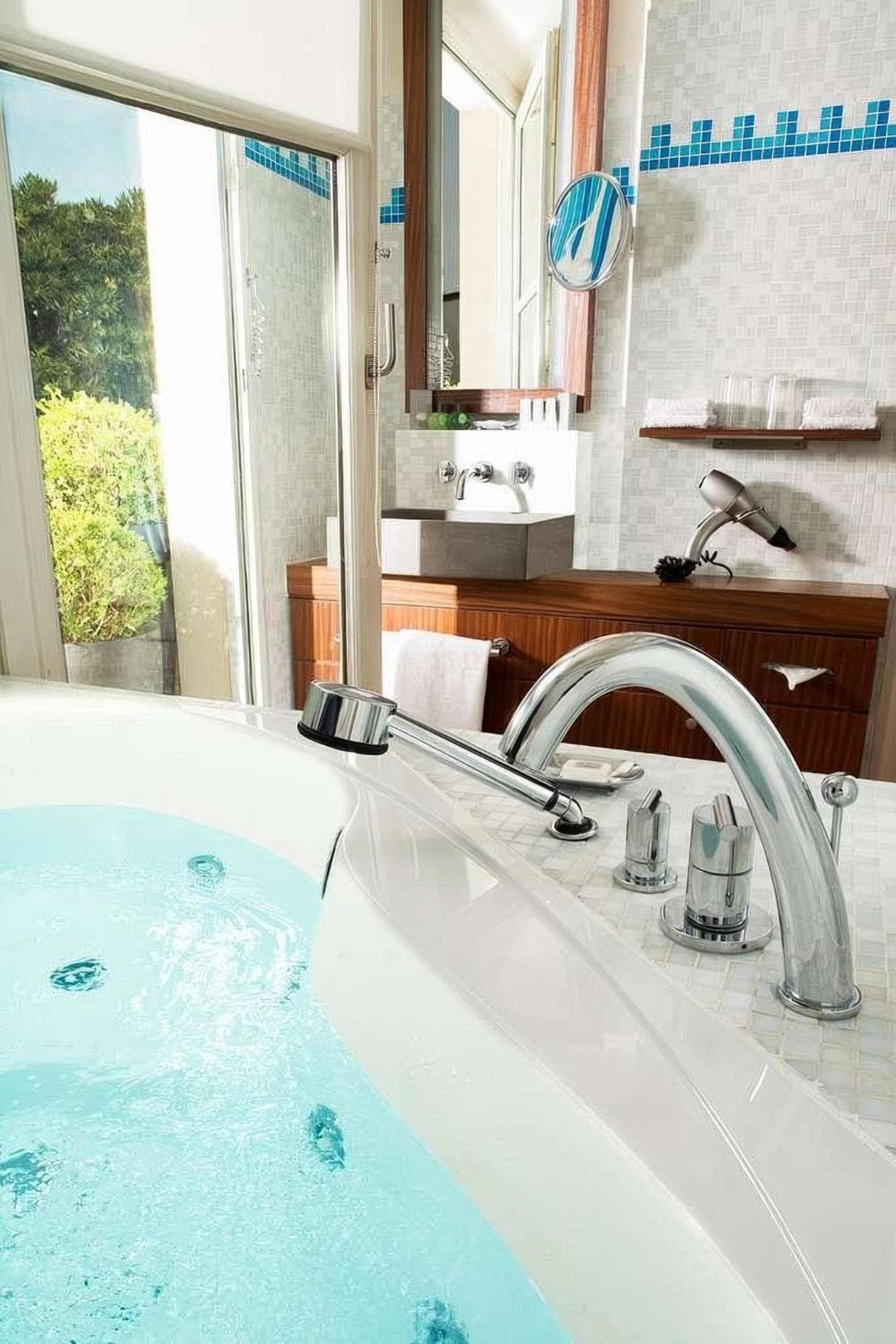 Grand Hôtel Champs-Elysées — 23