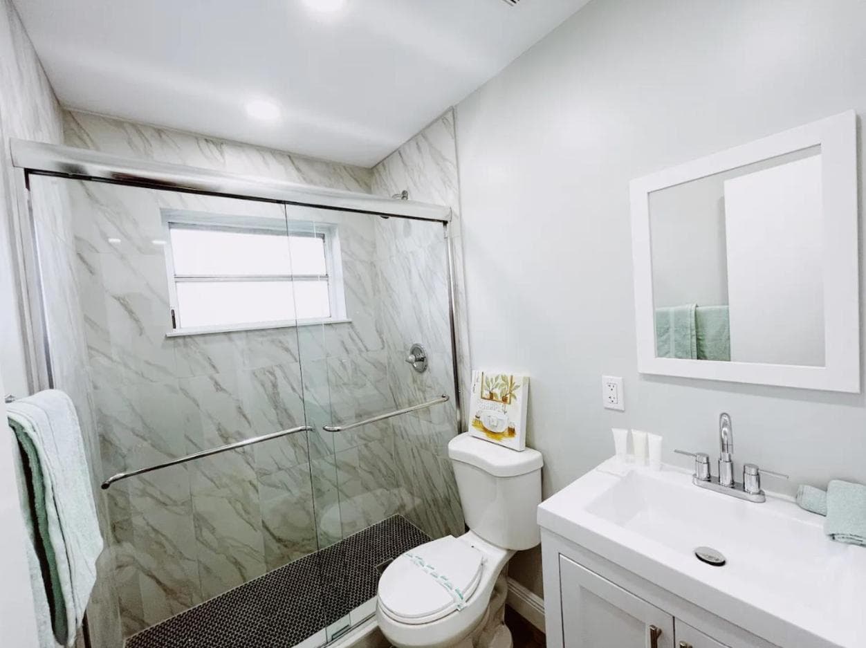 Bayview Regency Apartments By Lowkl — 16