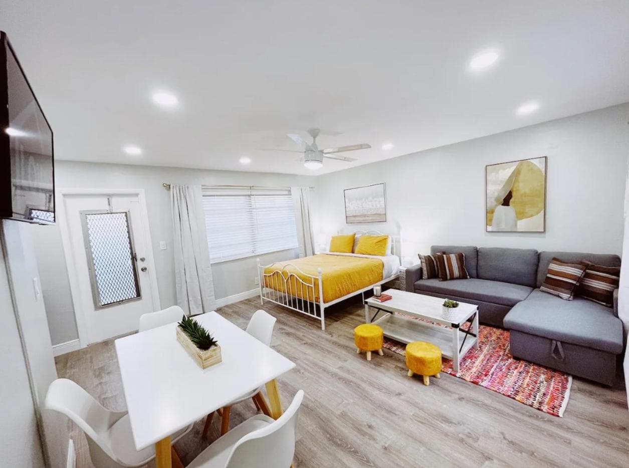 Bayview Regency Apartments By Lowkl — 19