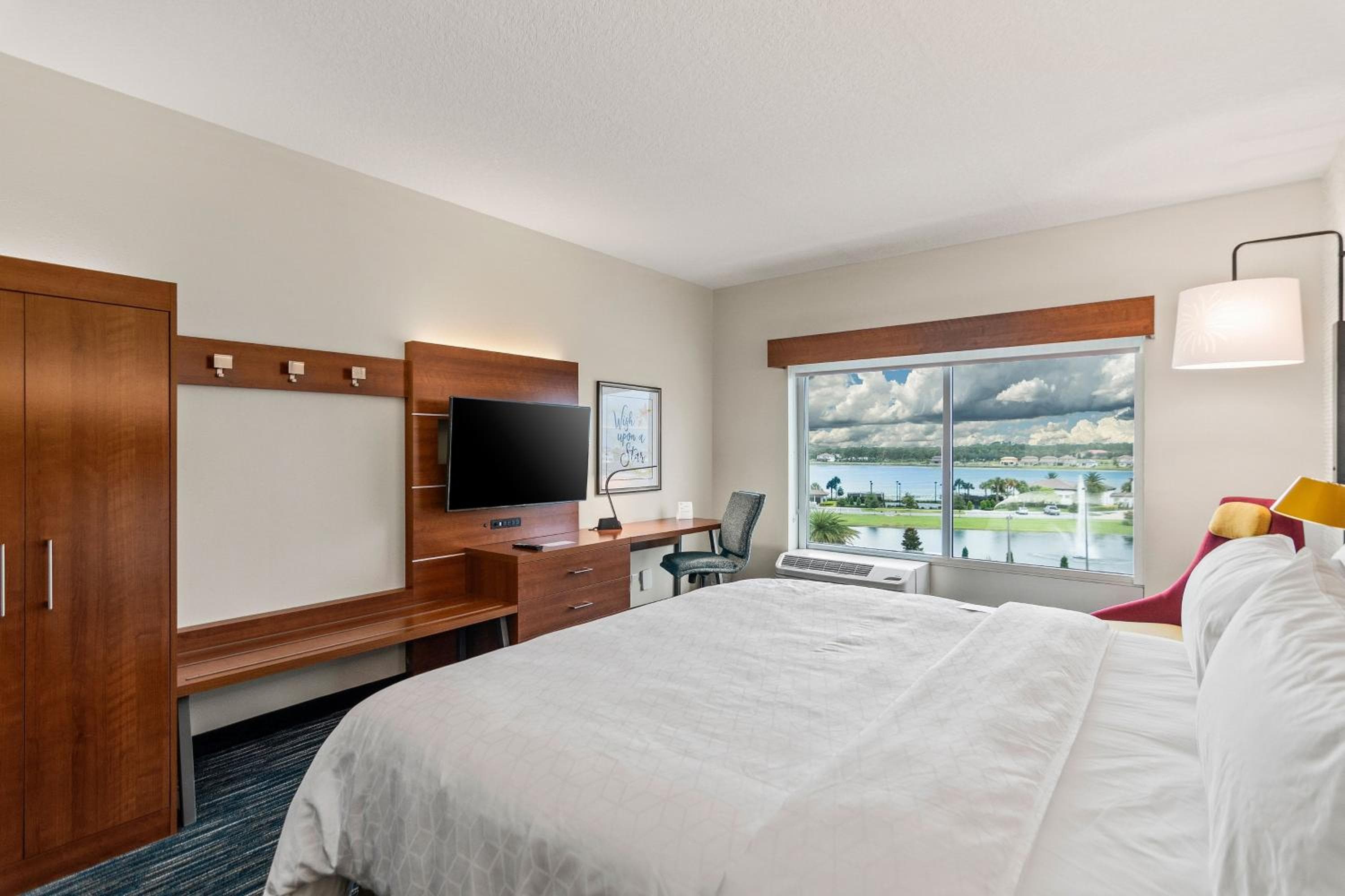 Holiday Inn Express & Suites Orlando-Lake Buena Vista, un hotel IHG — 14