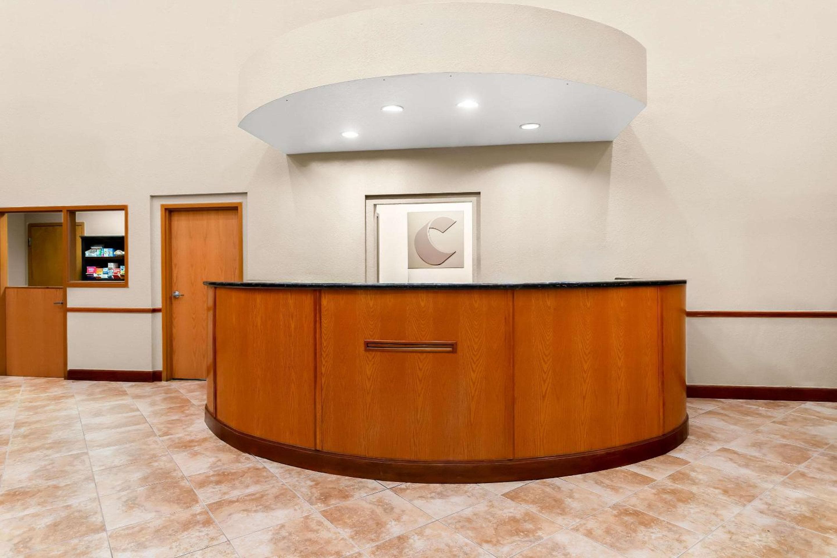 Comfort Suites Tampa Aeroporto Nord — 7