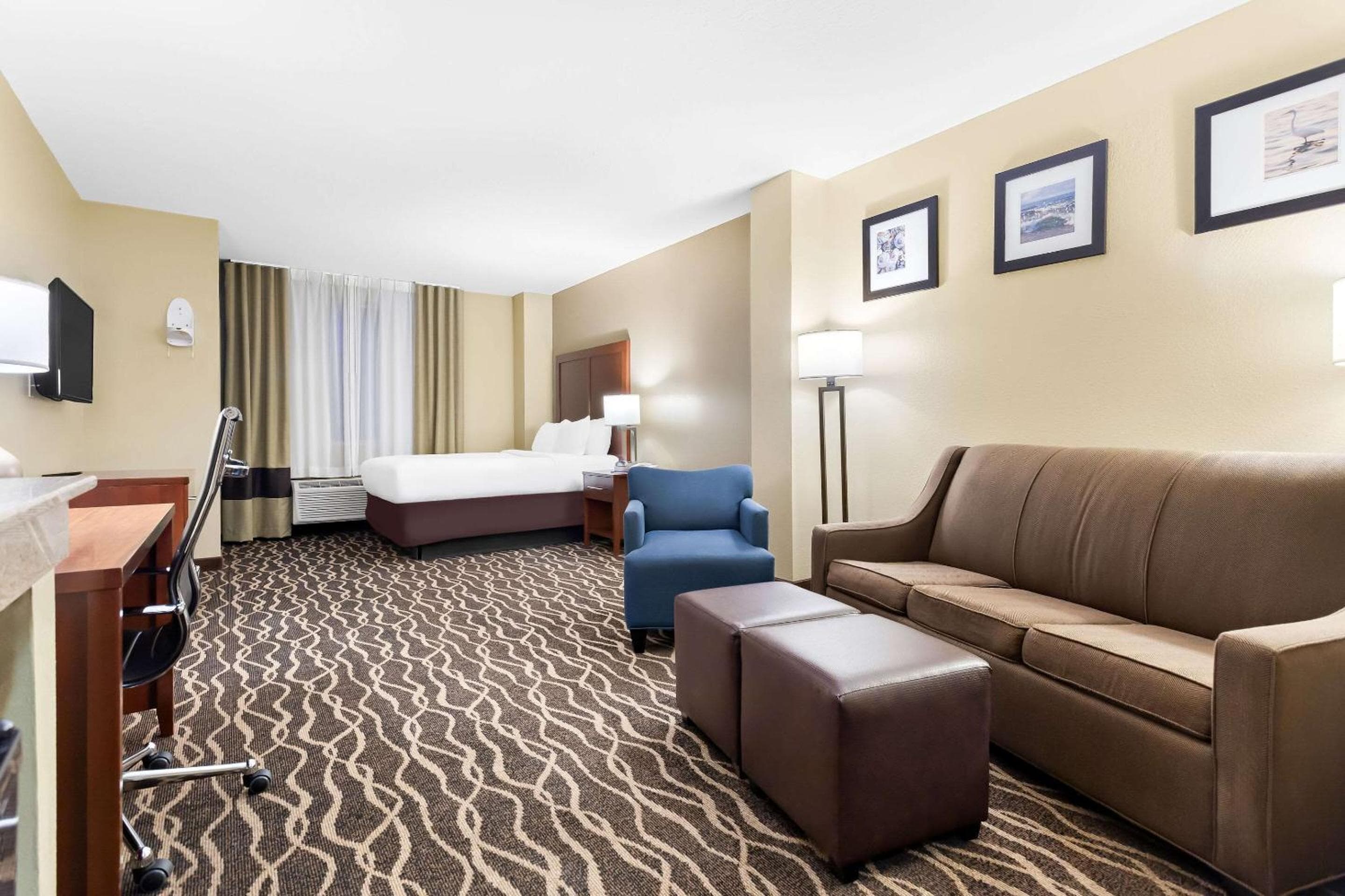 Comfort Suites Tampa Aeroporto Nord — 11