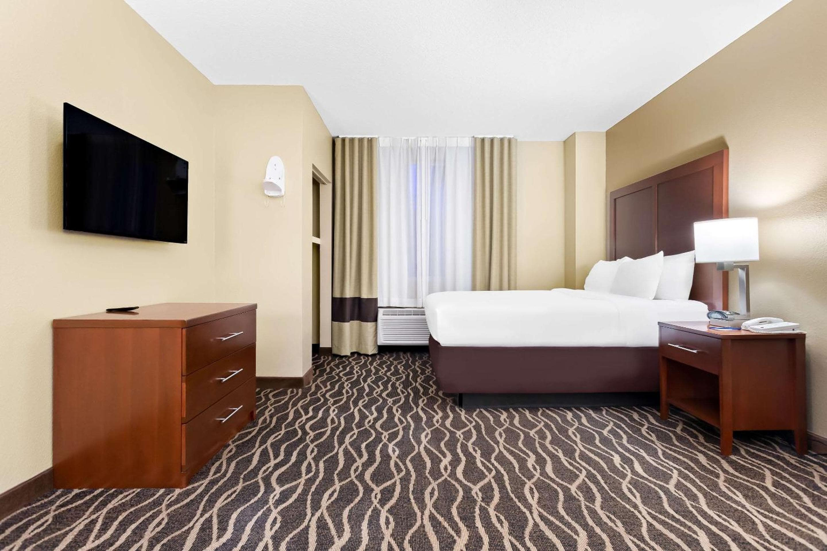 Comfort Suites Tampa Aeroporto Nord — 12