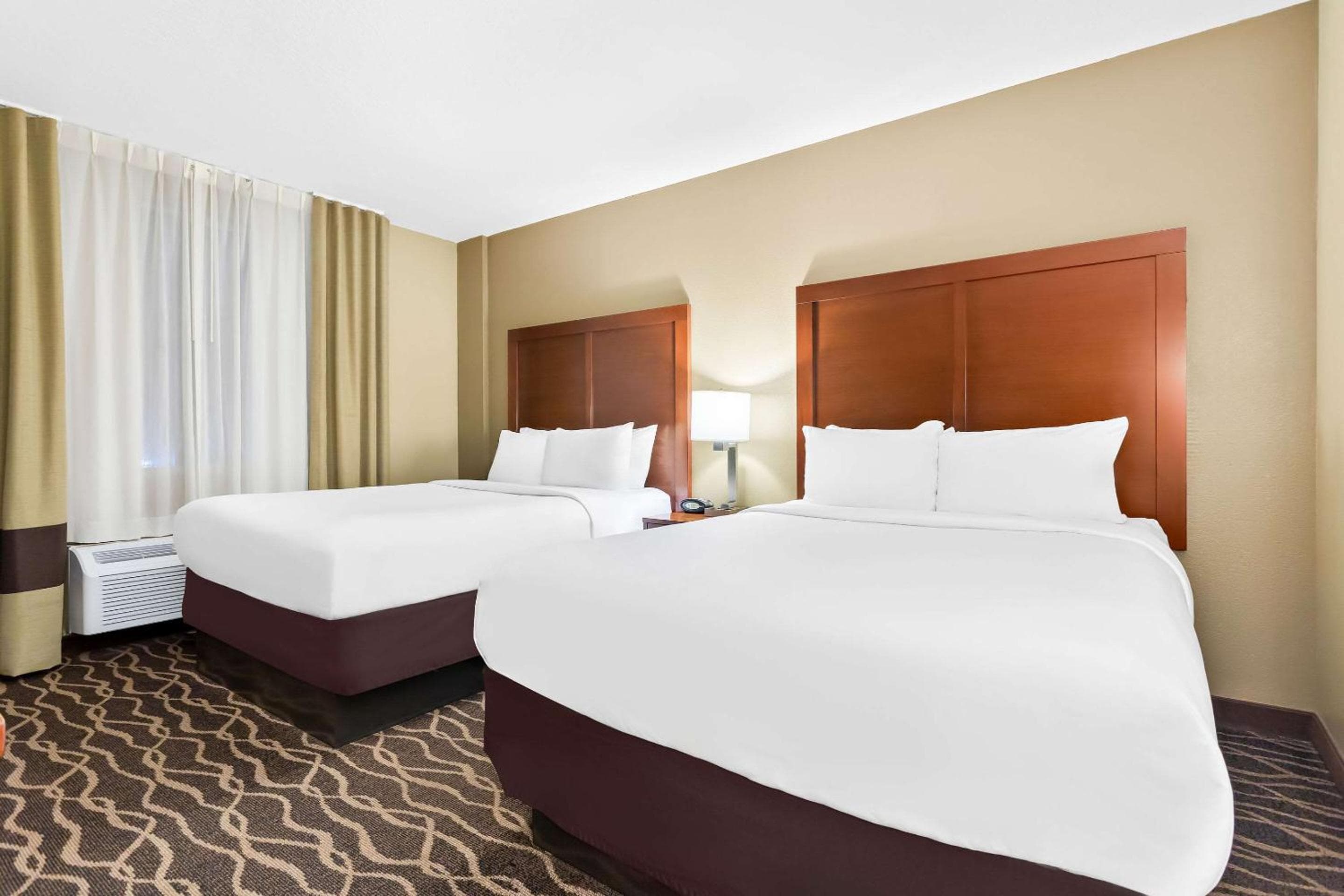 Comfort Suites Tampa Aeroporto Nord — 17