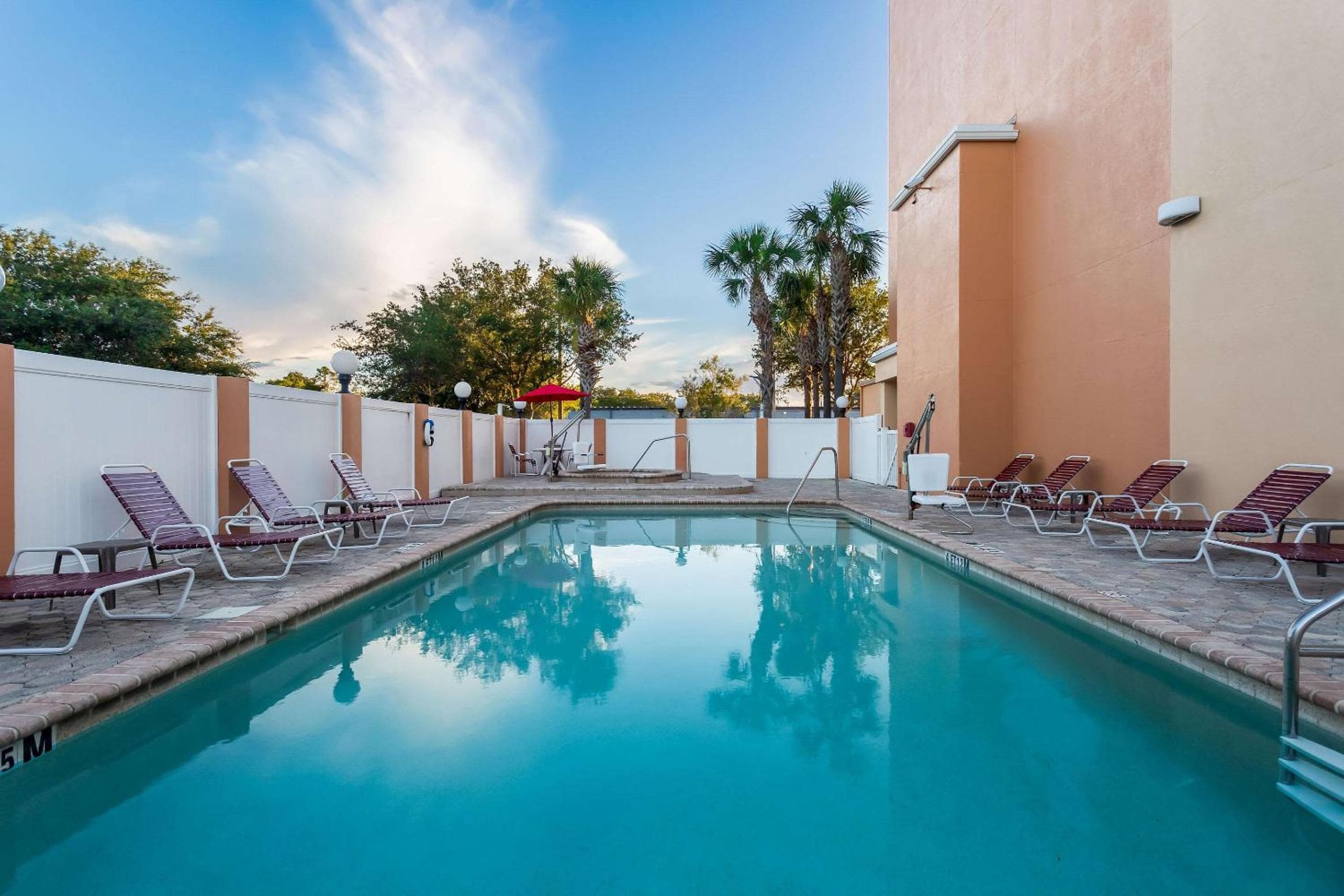 Comfort Suites Tampa Aeroporto Nord — 22