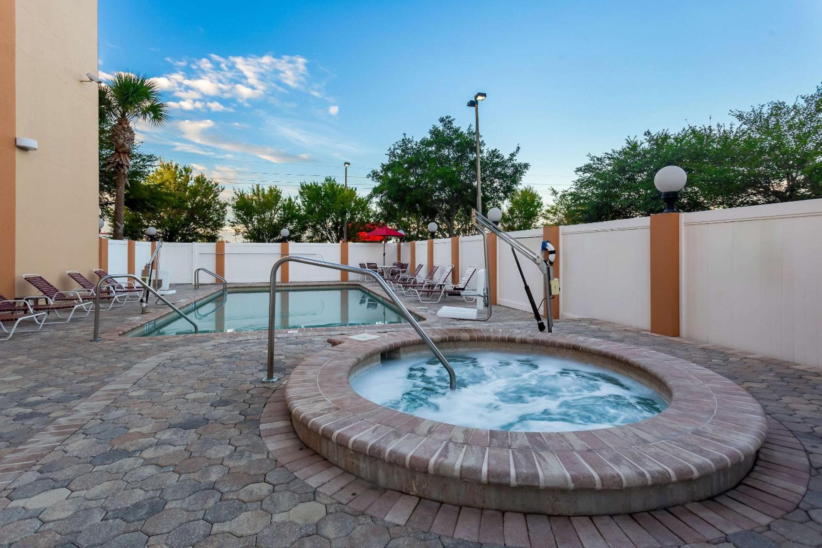 Comfort Suites Tampa Aeroporto Nord — 23