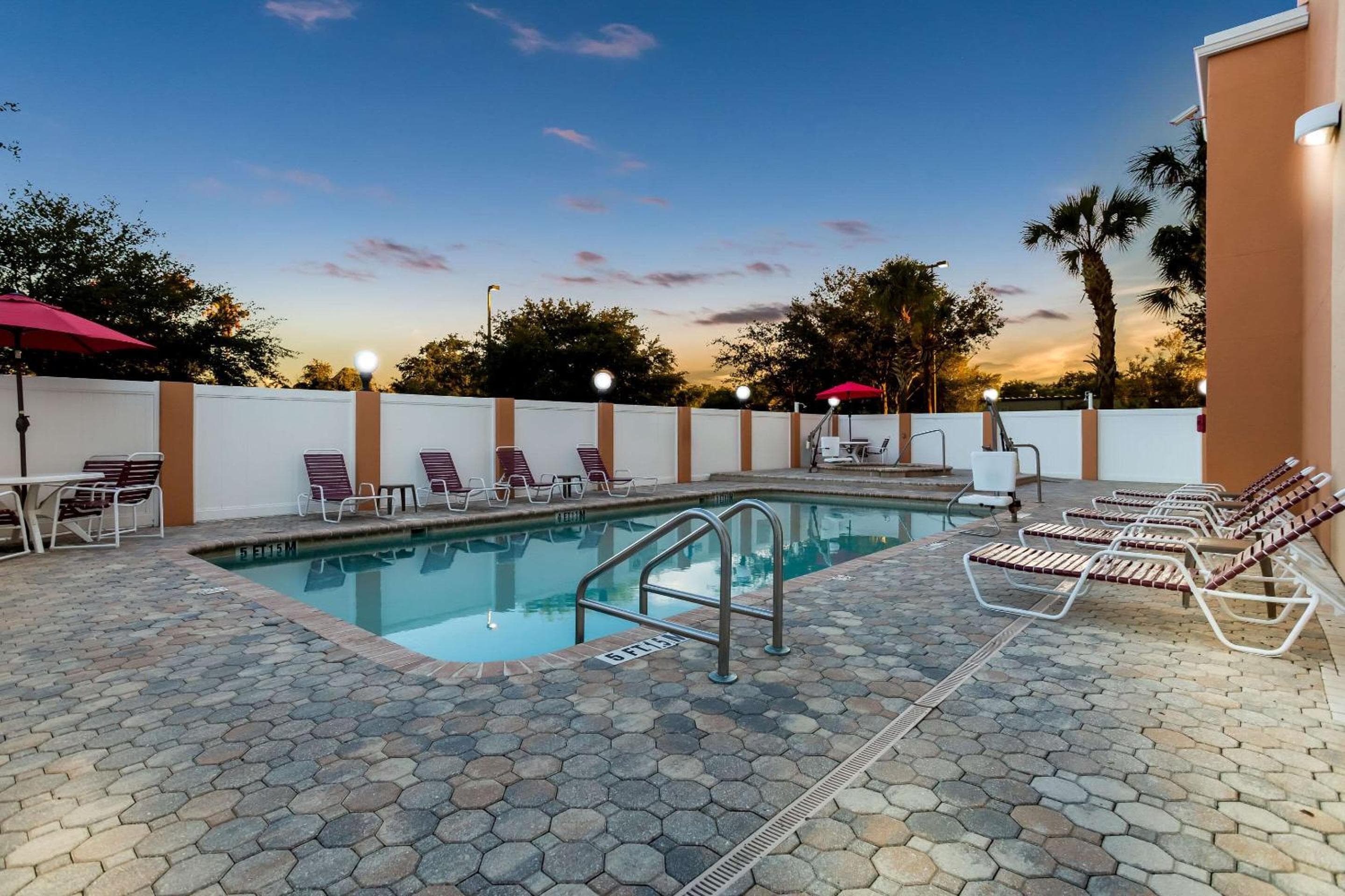 Comfort Suites Tampa Aeroporto Nord — 24