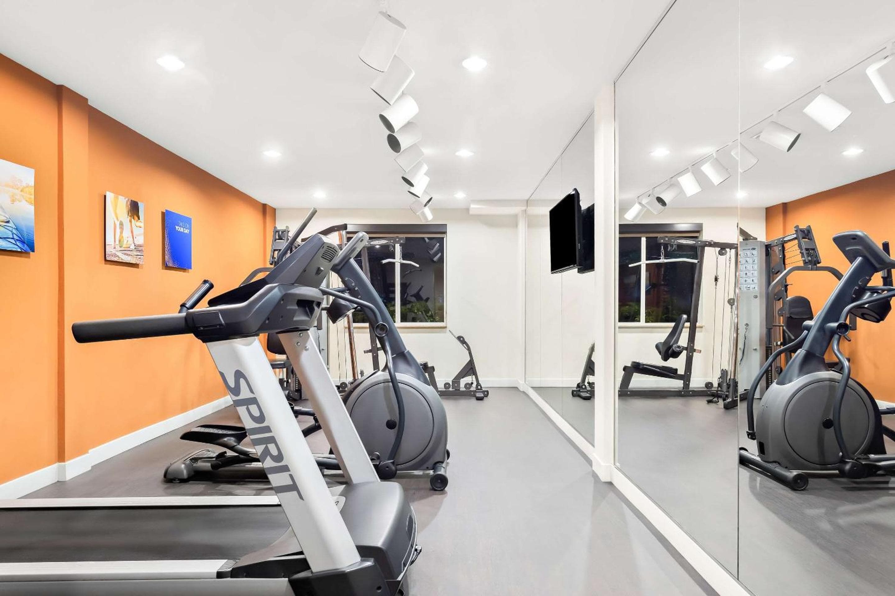 Comfort Suites Tampa Aeroporto Nord — 25
