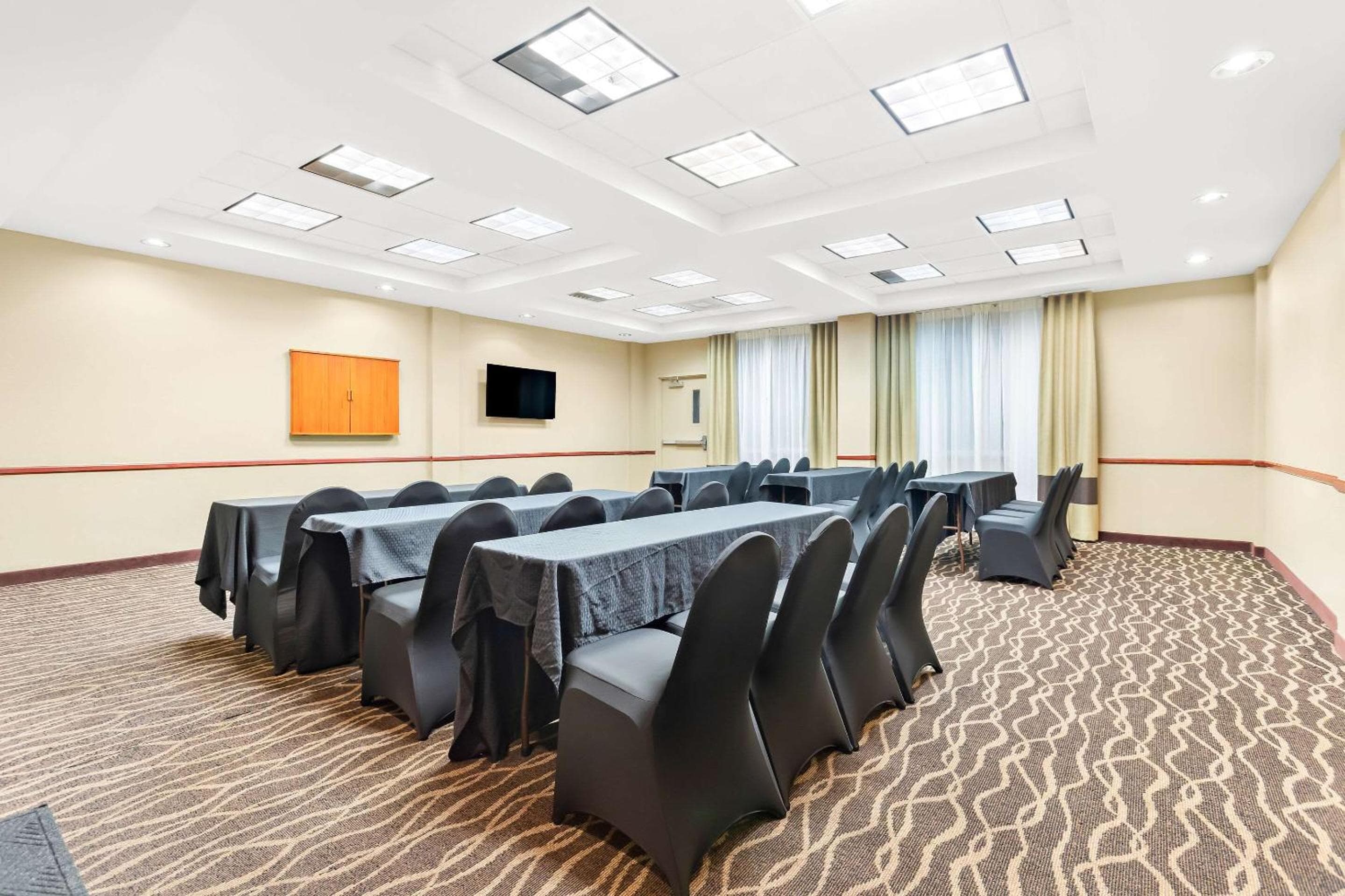 Comfort Suites Tampa Aeroporto Nord — 27