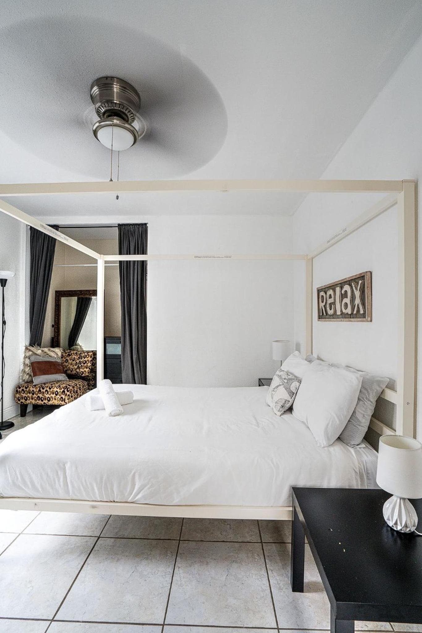 Kleines Paris am Ozean Selbst-Check-in — 9
