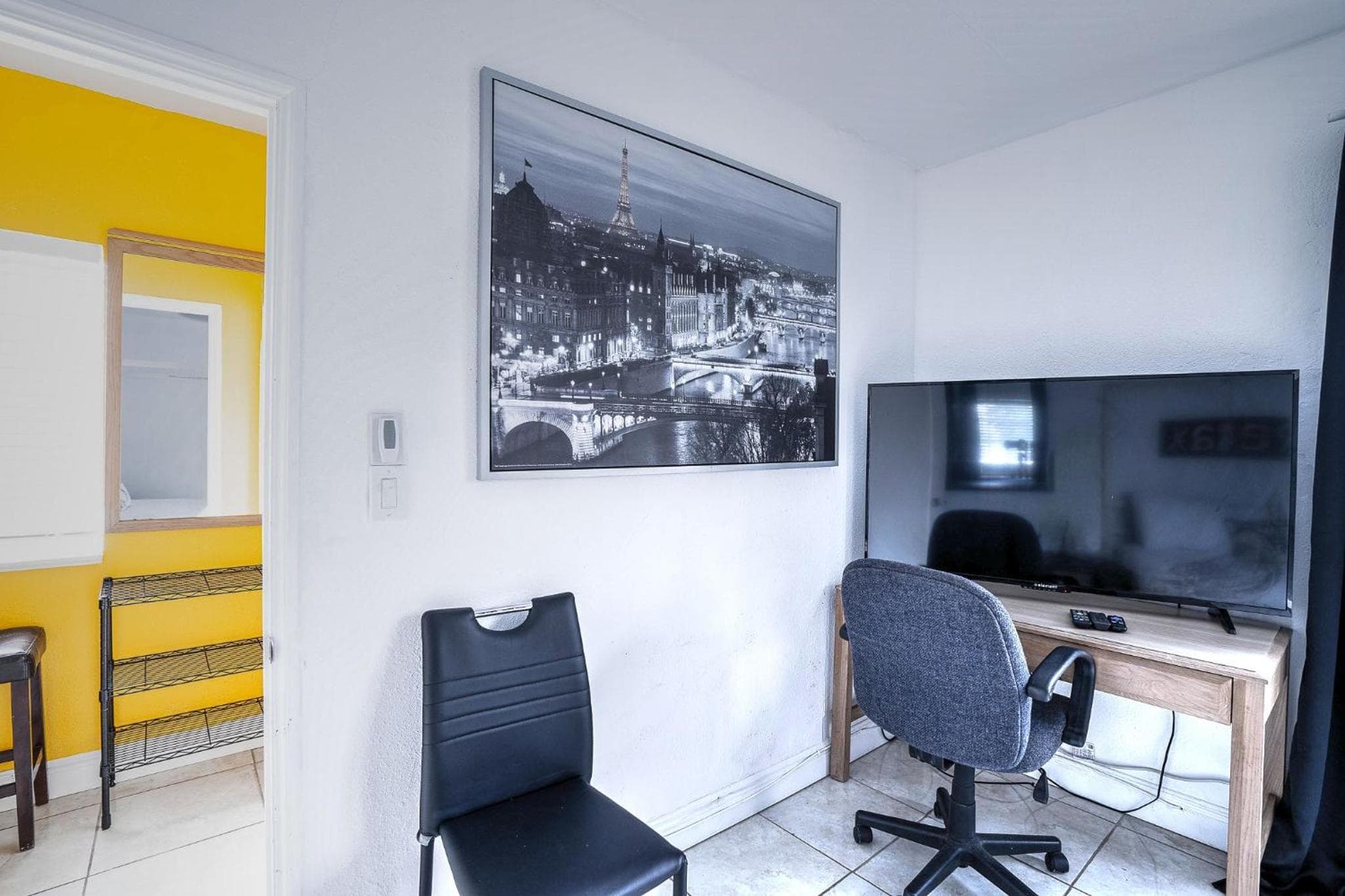 Kleines Paris am Ozean Selbst-Check-in — 24