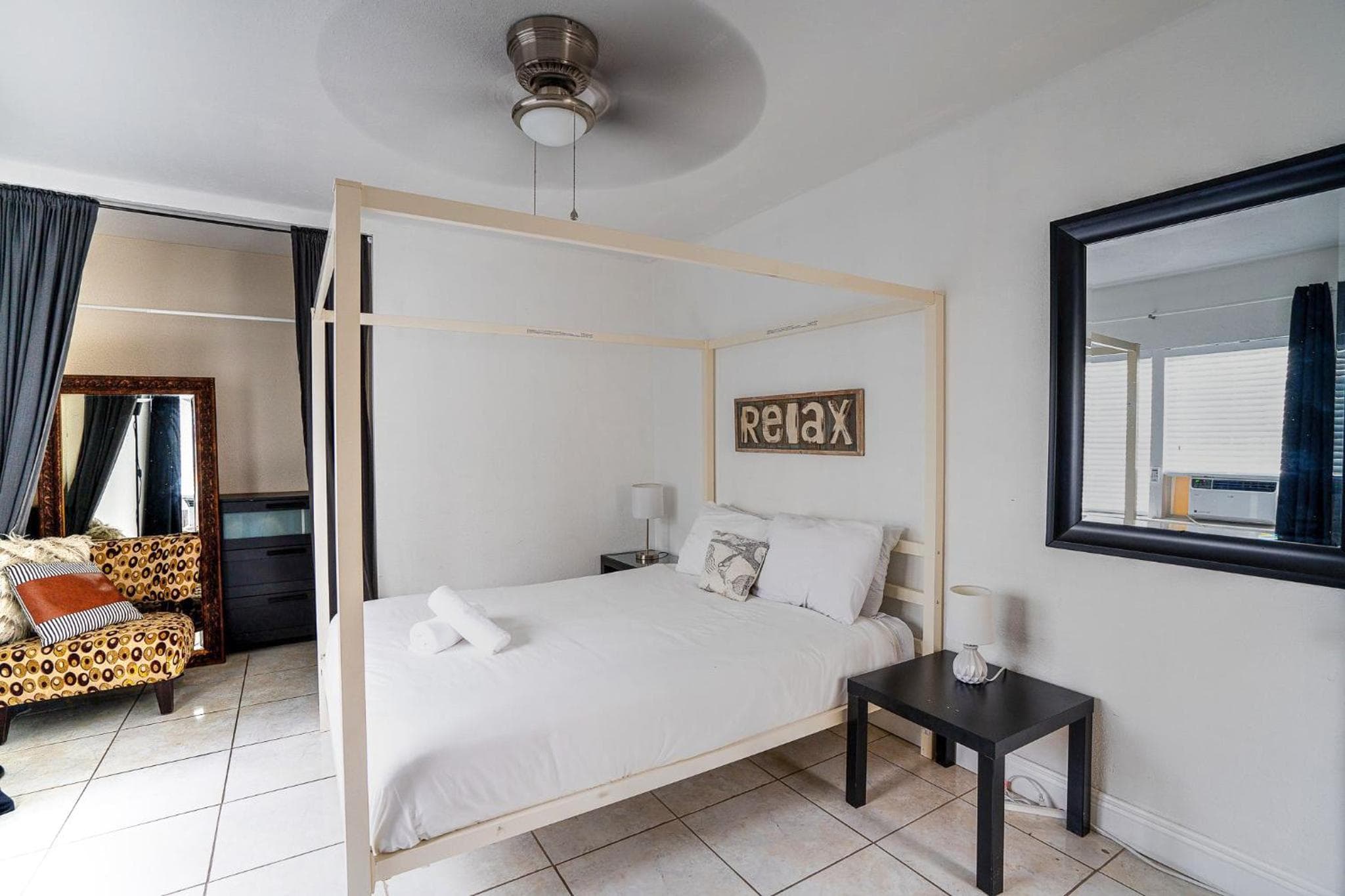Kleines Paris am Ozean Selbst-Check-in — 28