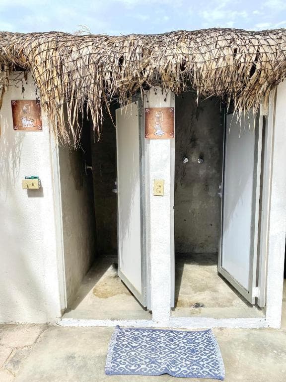 RUSTICO LOUNGE-Tipi With AC in front of the beach — 18