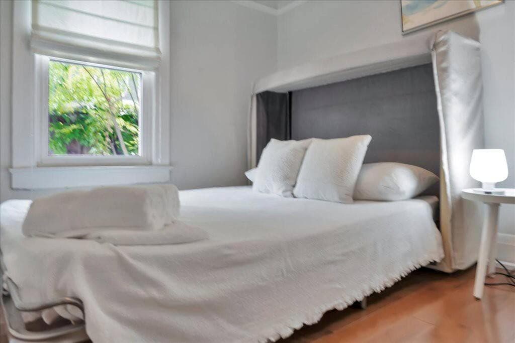 Rivercrest Bungalow Retreat — 13