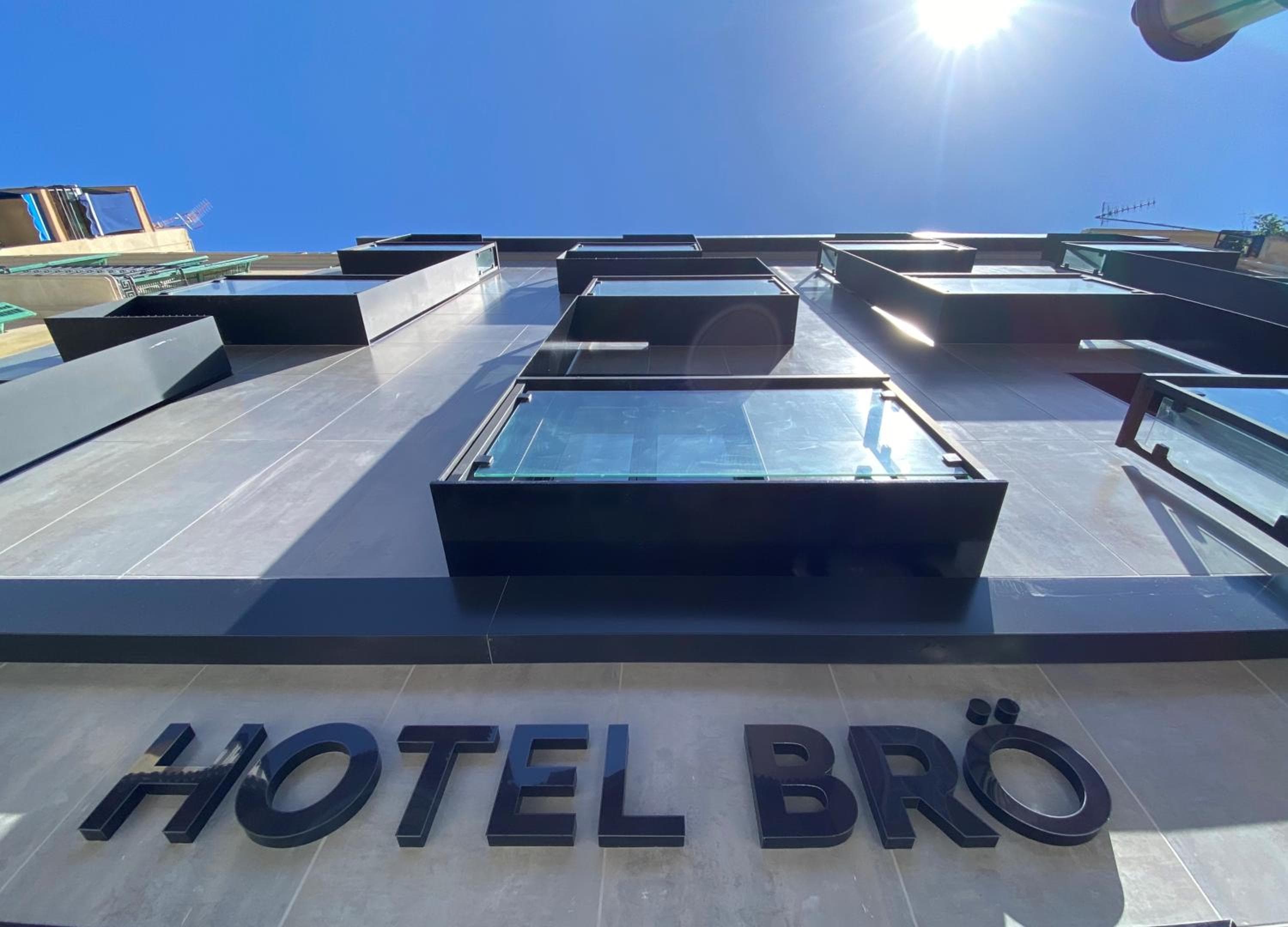 Hotel Brö-Adults Recommended — 20