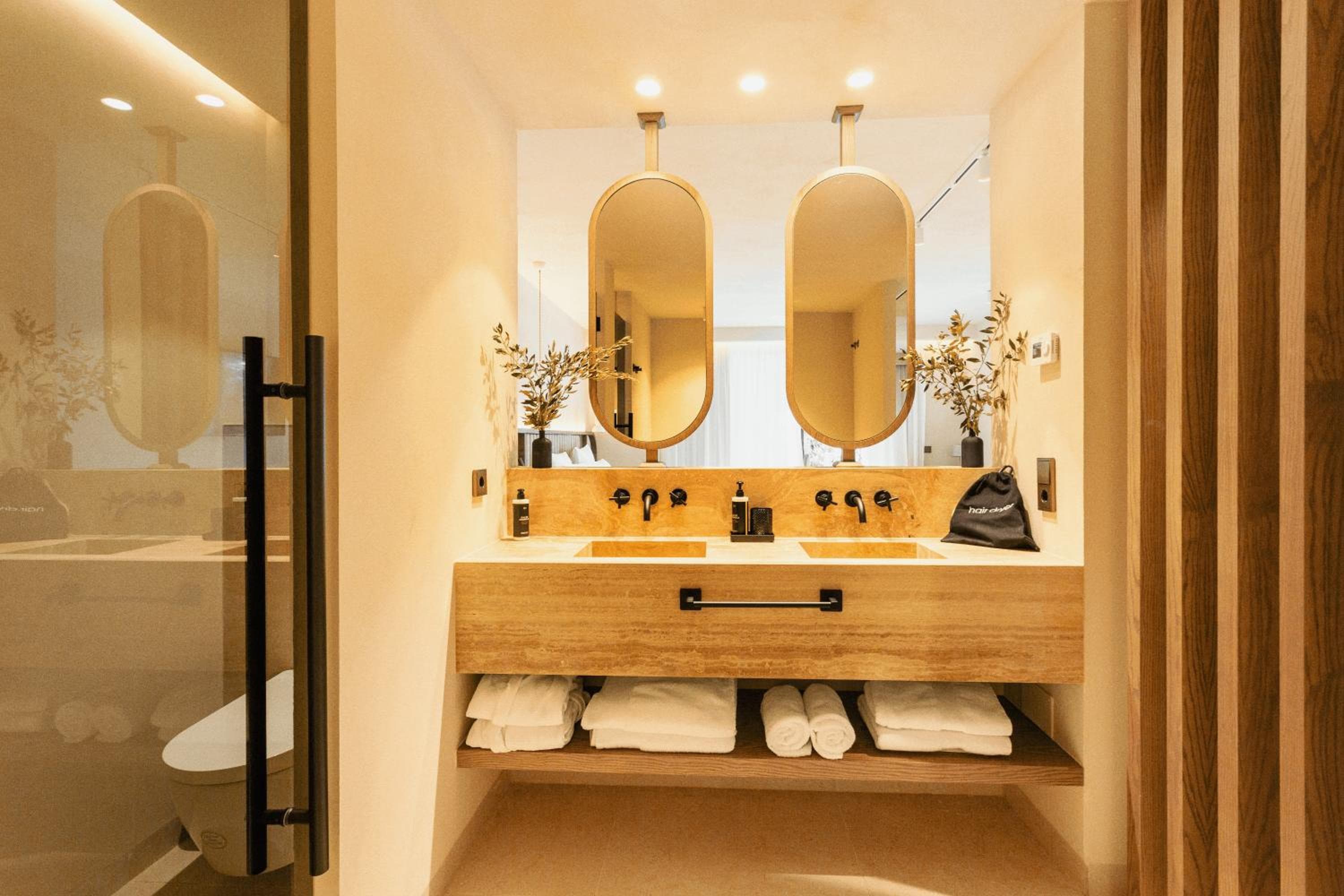 Anfitrión Villas & Suites — 24