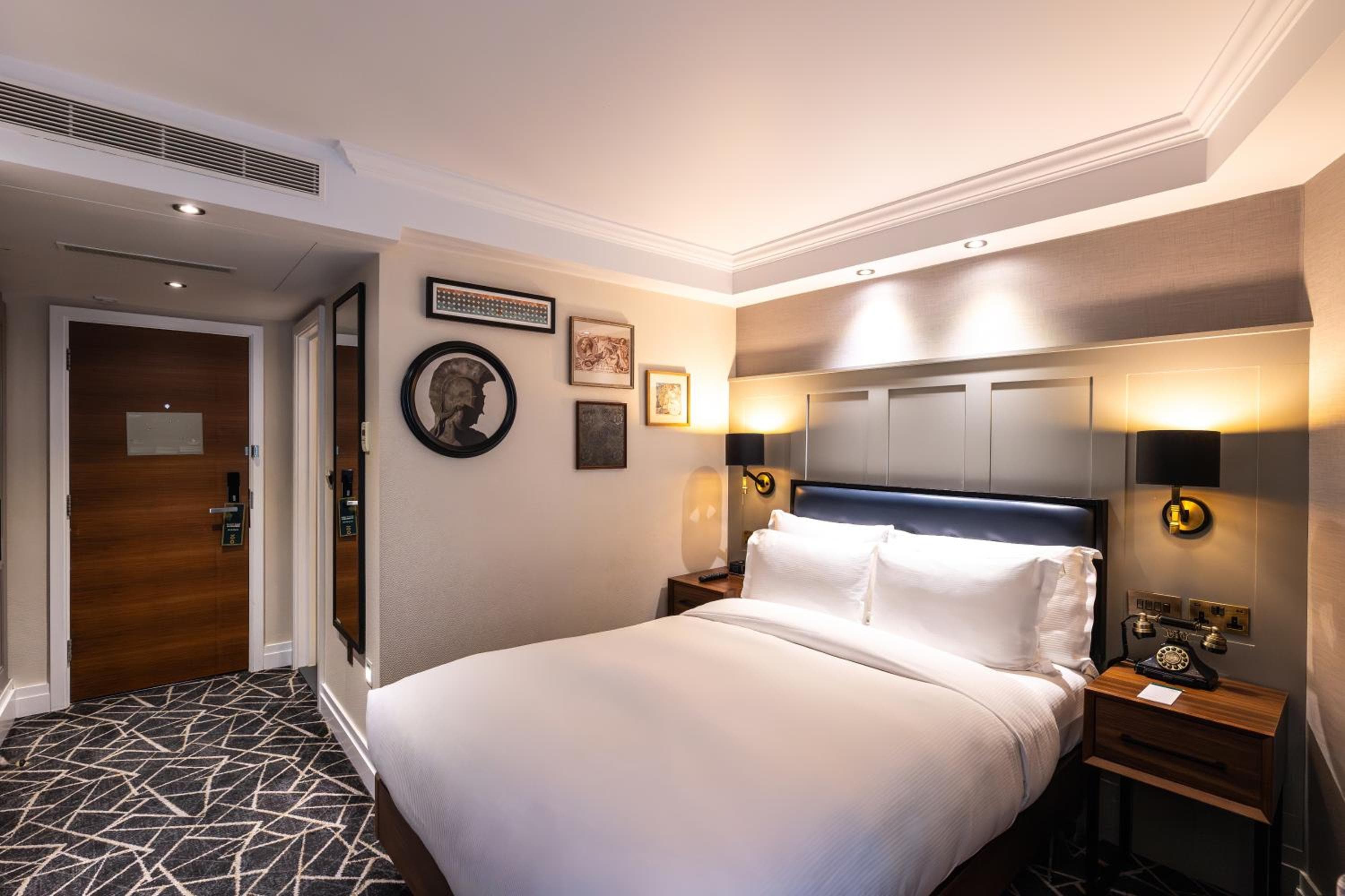 100 Queen's Gate Hotel Londra, Curio Collection by Hilton — 25