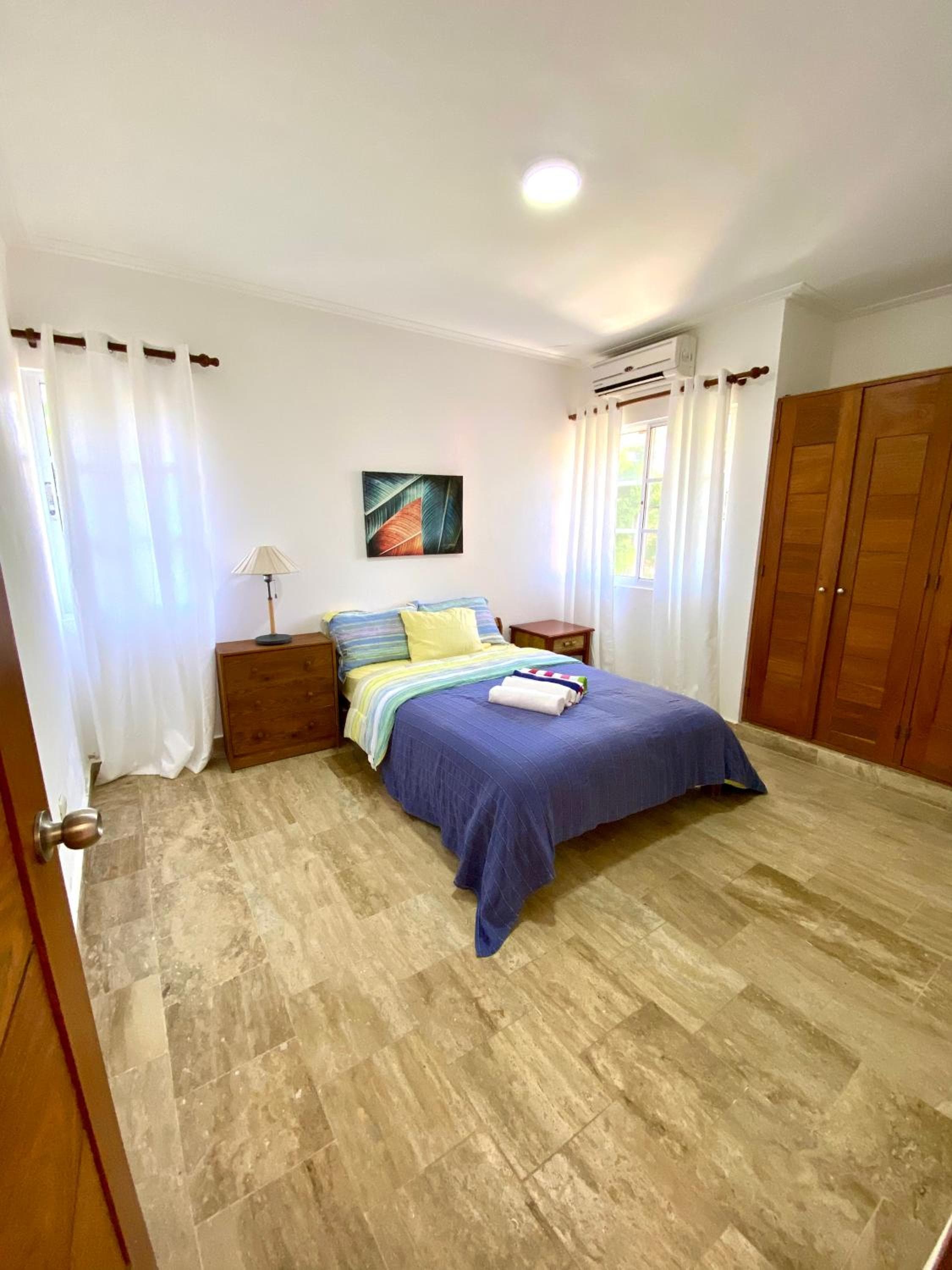 Madonna Pool Beach los Corales — 25