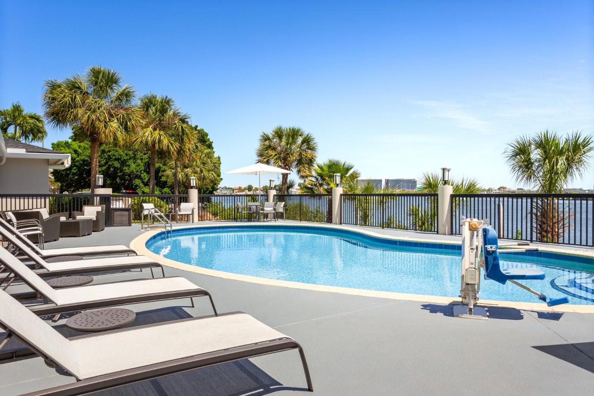 Holiday Inn Express Hotel & Suites Tampa-Rocky Point Island, un hotel IHG — 29