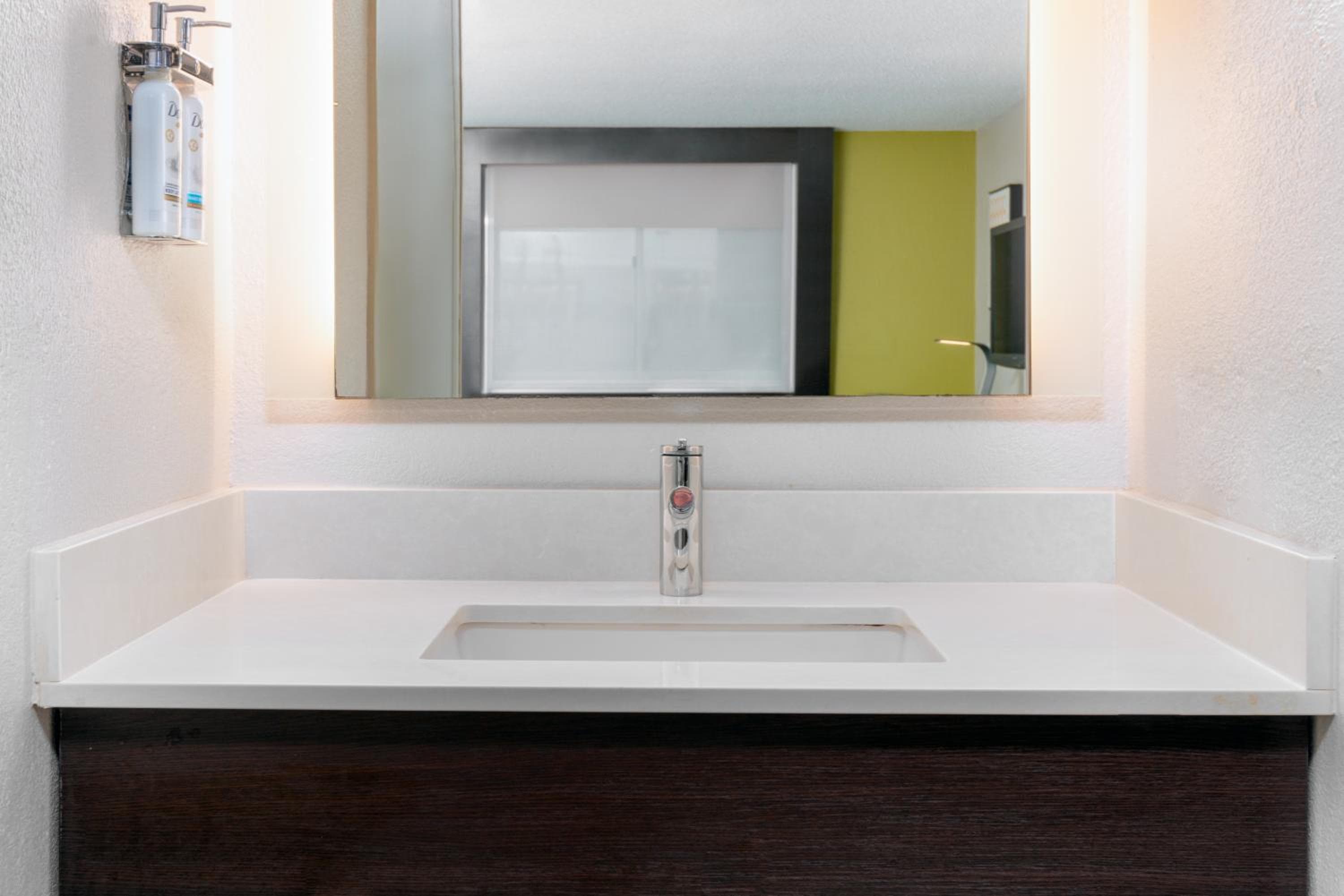 Holiday Inn Express Miami Airport Doral Area, un hotel IHG — 7