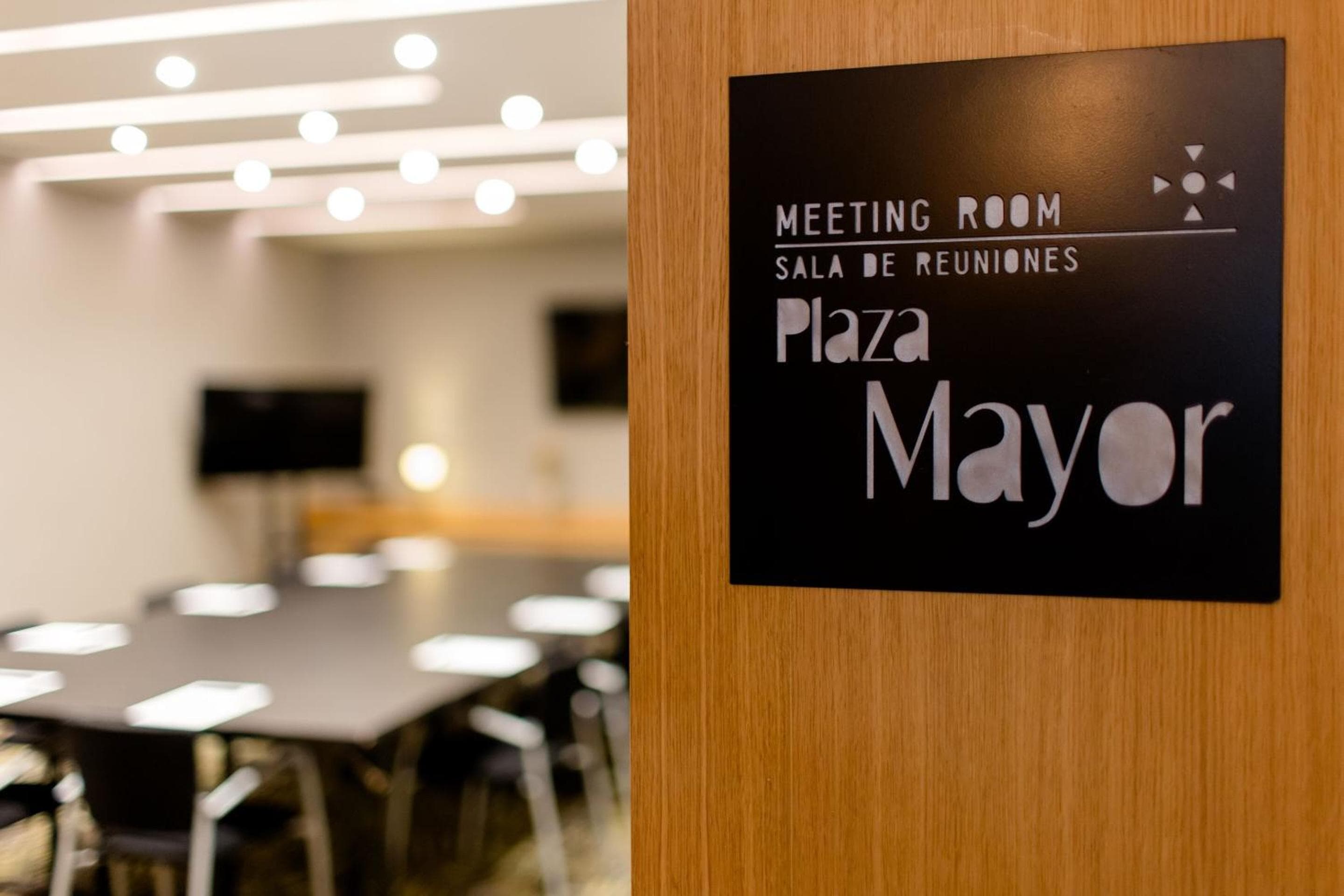 Motel One Madrid-Plaza de España — 15