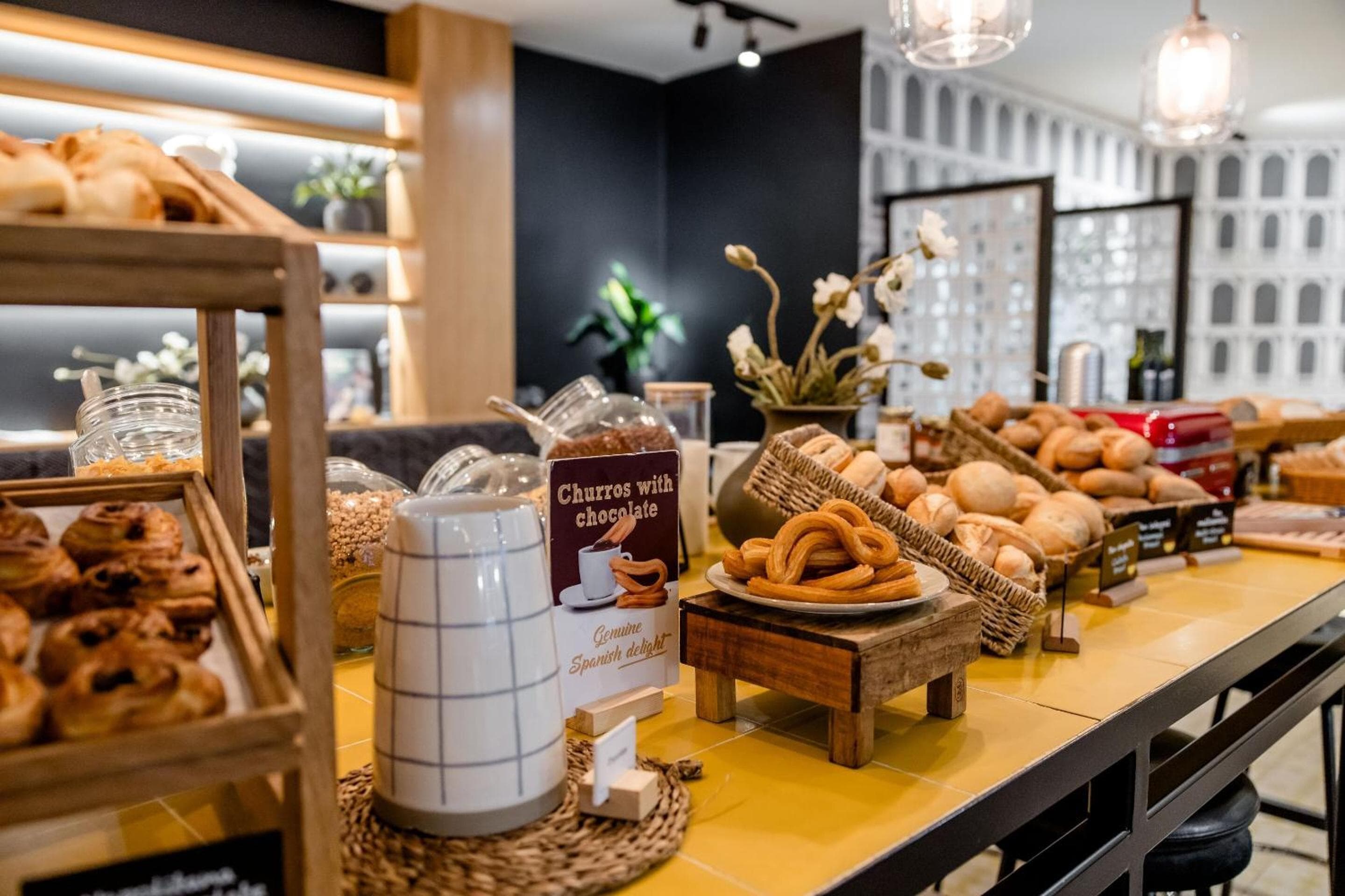 Motel One Madrid-Plaza de España — 30