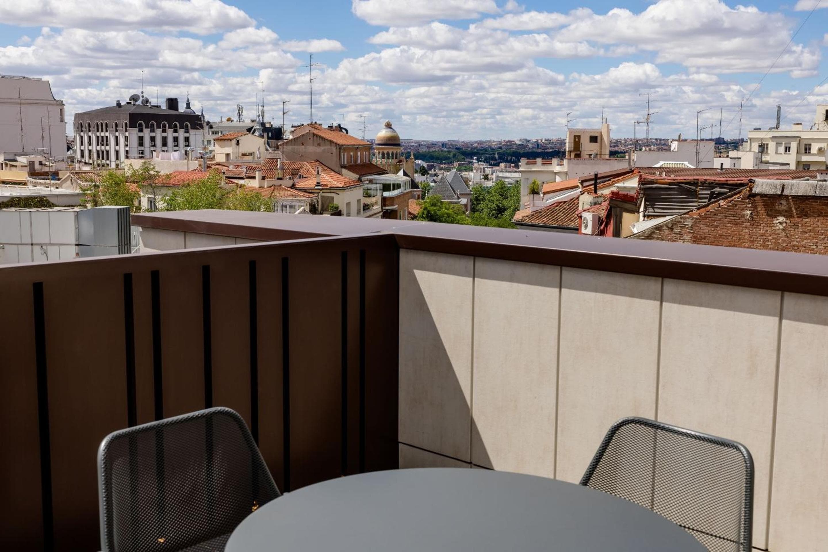 Motel One Madrid-Plaza de España — 10