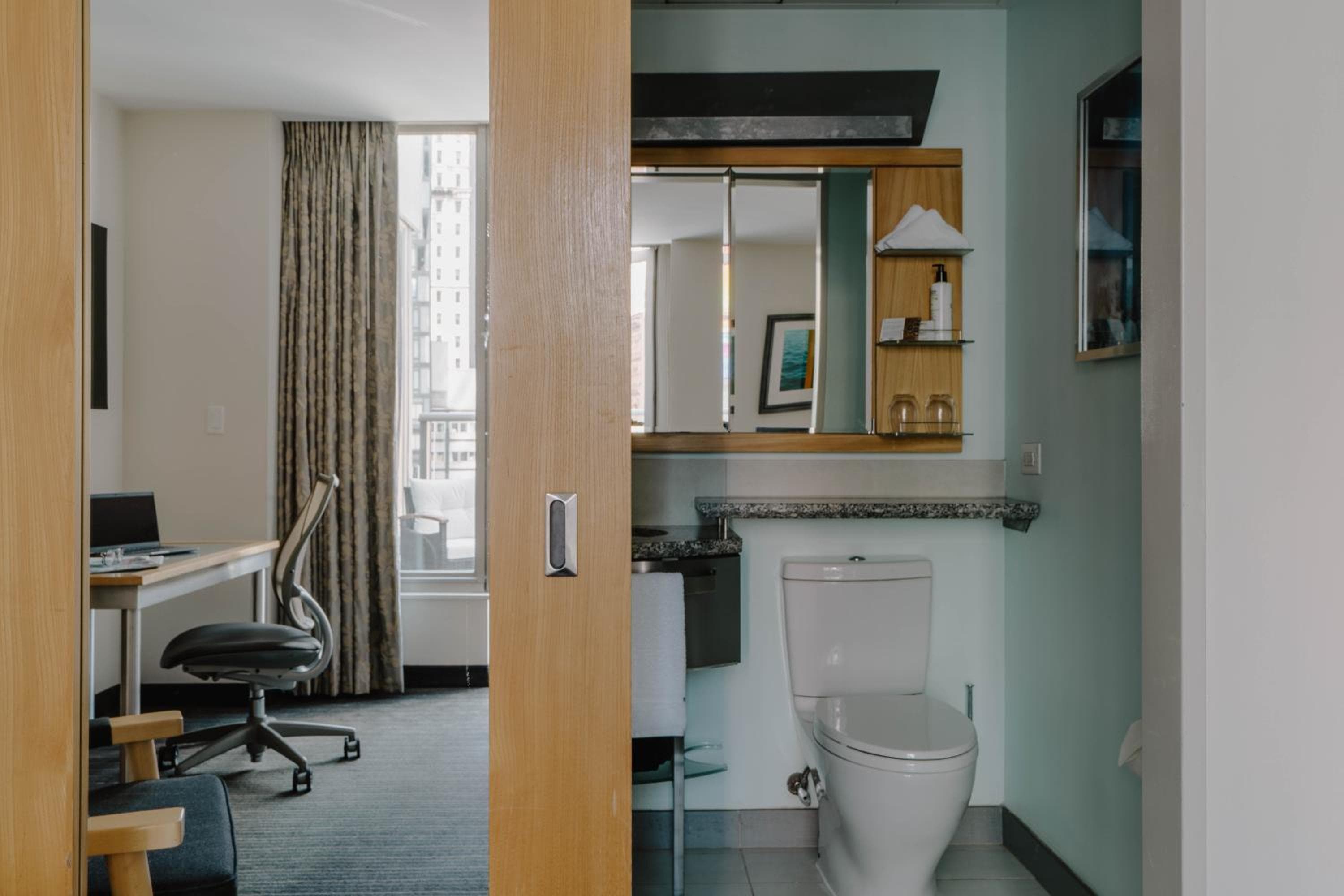 Club Quarters Hotel World Trade Center, New York — 9
