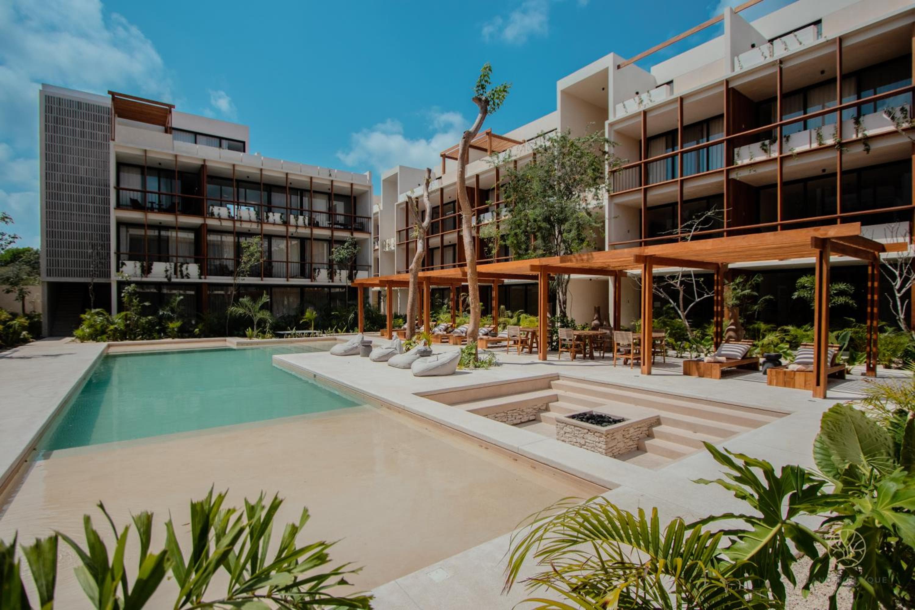 Muunek by Land Boutique - Muunek by Land Boutique — 7
