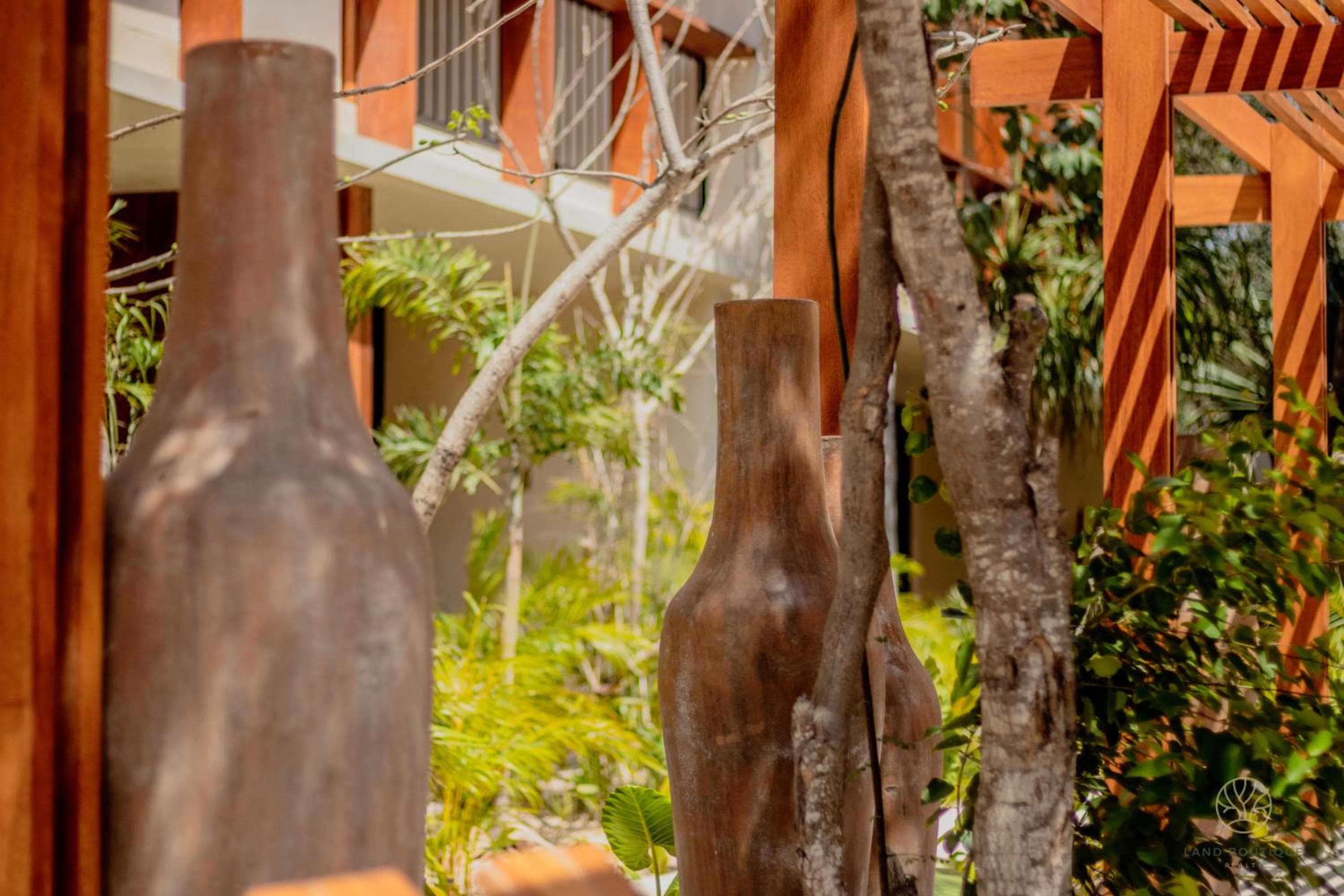 Muunek by Land Boutique - Muunek by Land Boutique — 13